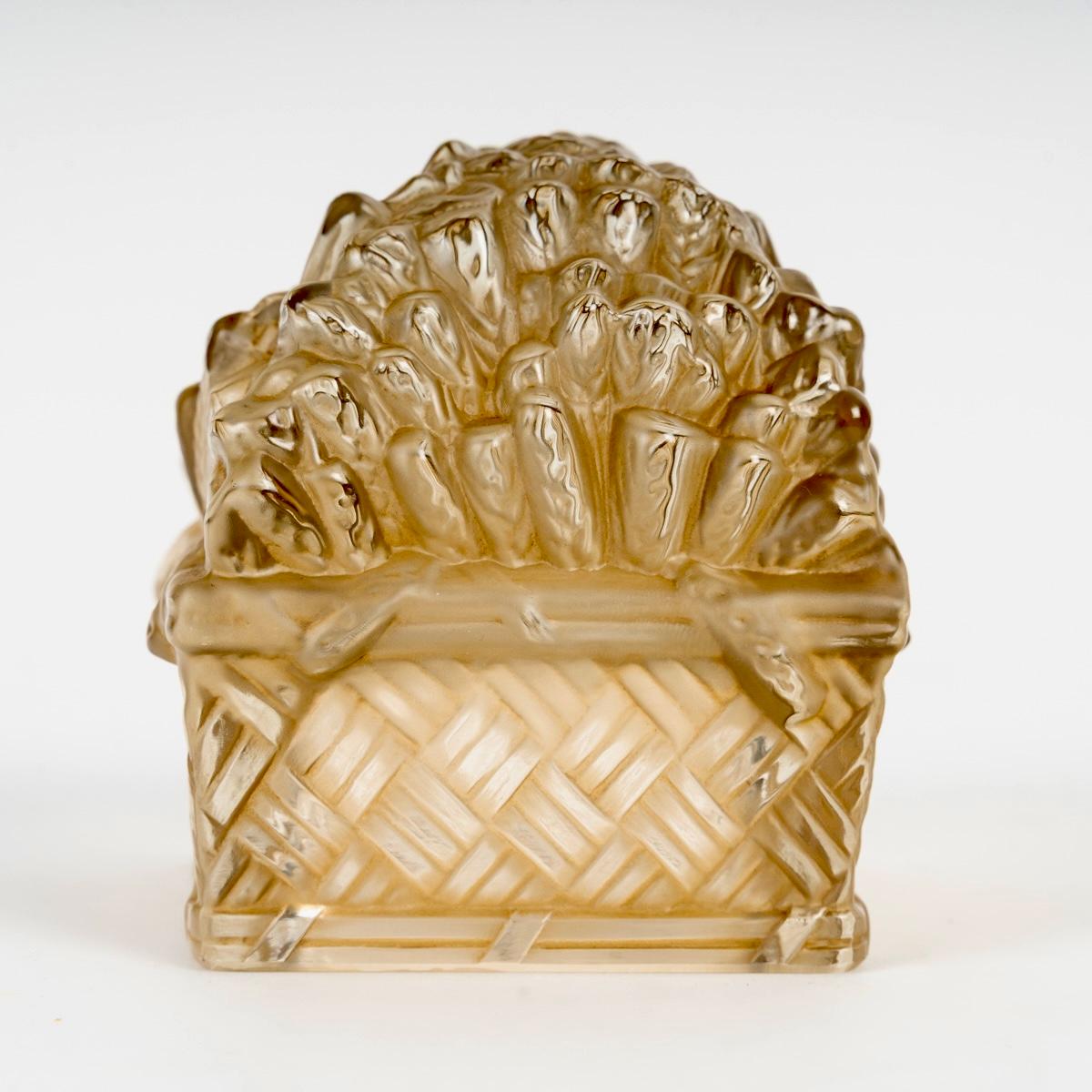 1939 René Lalique - Centro de mesa decorativo Cesta Four Seasons Cristal con sepia en Bueno estado para la venta en Boulogne Billancourt, FR
