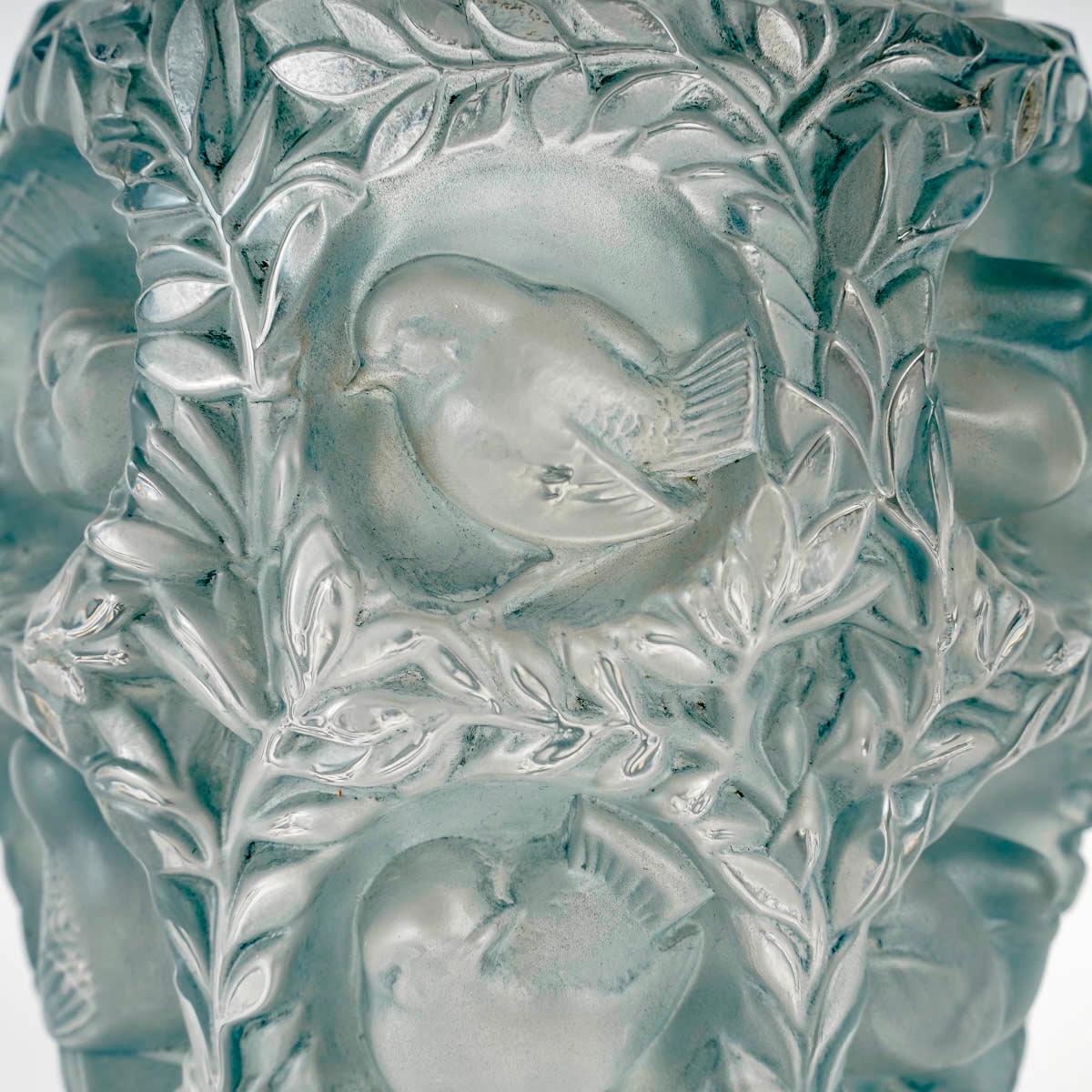 French 1939 Rene Lalique - Vase Bagatelle Frosted Glass with Blue Patina