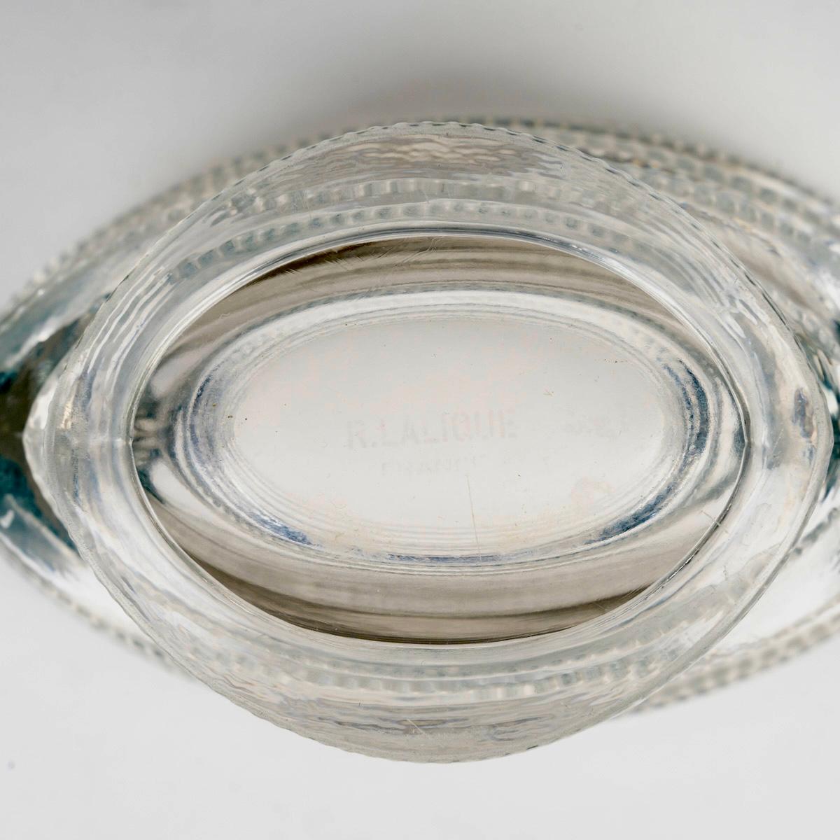 Francese 1939 René Lalique - Vaso Saint Marc in vetro con patina blu in vendita