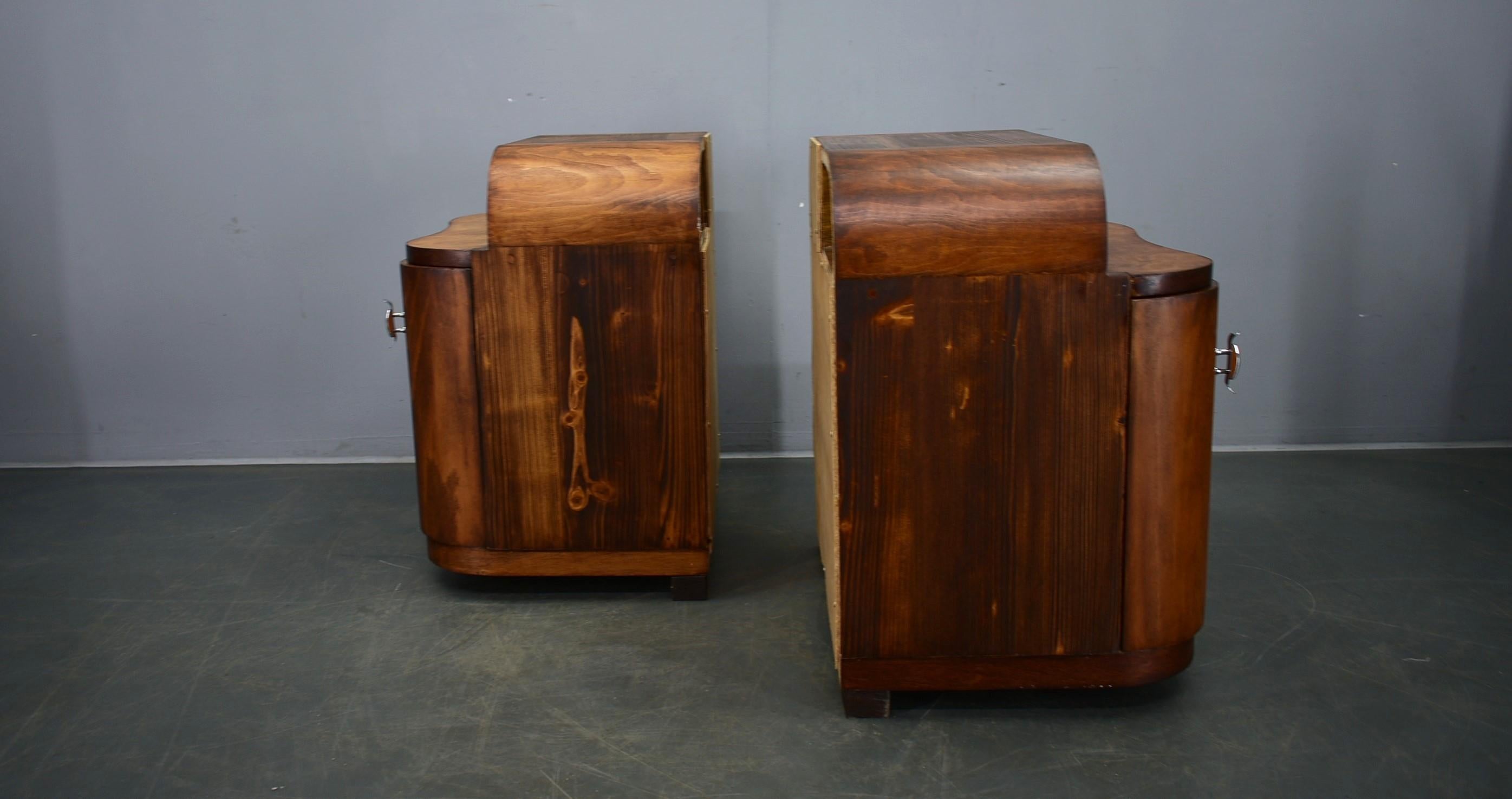 Coppia di comodini Art Déco degli anni '1939, Cecoslovacchia in vendita 7