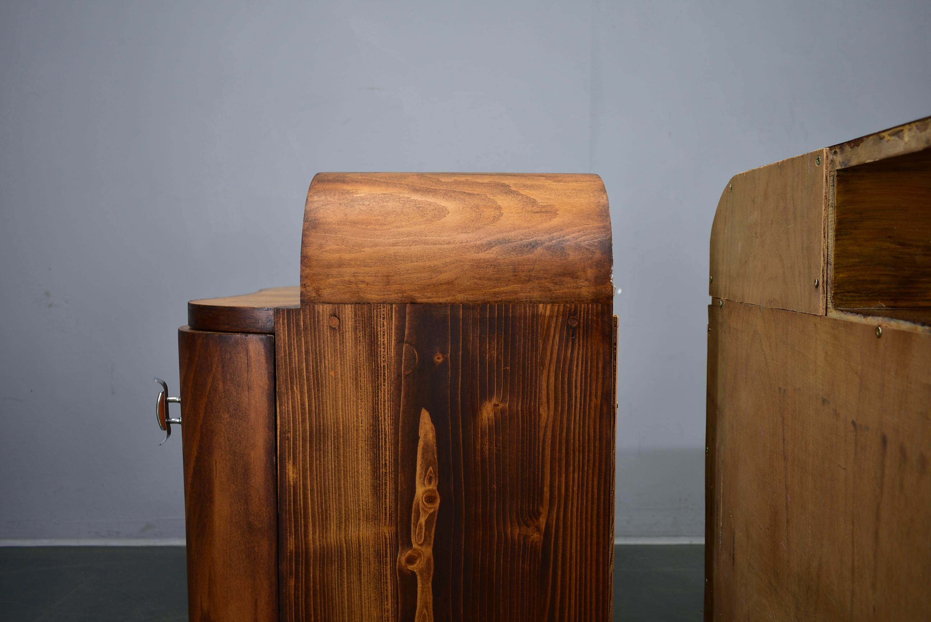 Coppia di comodini Art Déco degli anni '1939, Cecoslovacchia in vendita 8