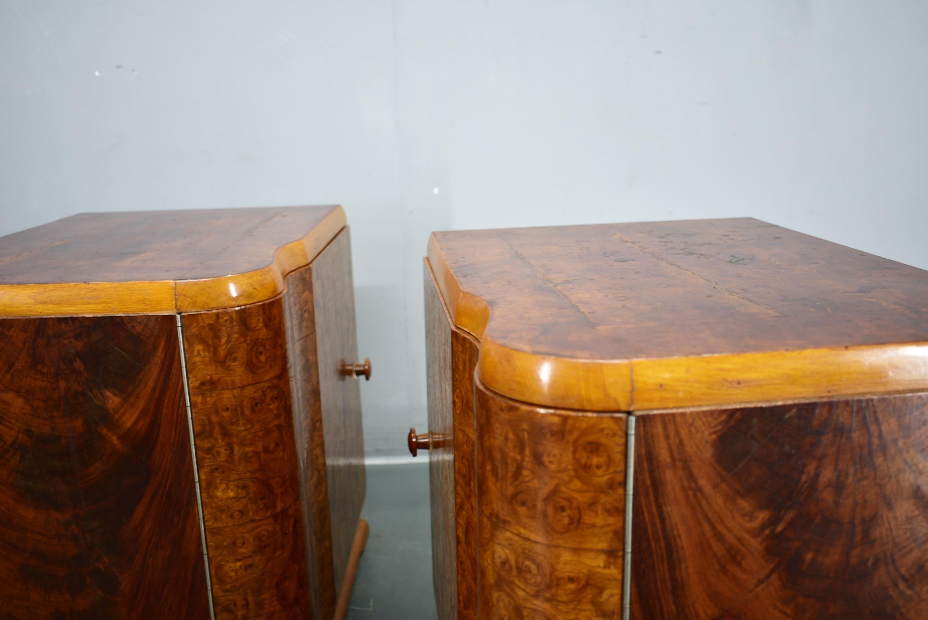 1939s Pair of Art Deco Bedside Tables, Czechoslovakia For Sale 10