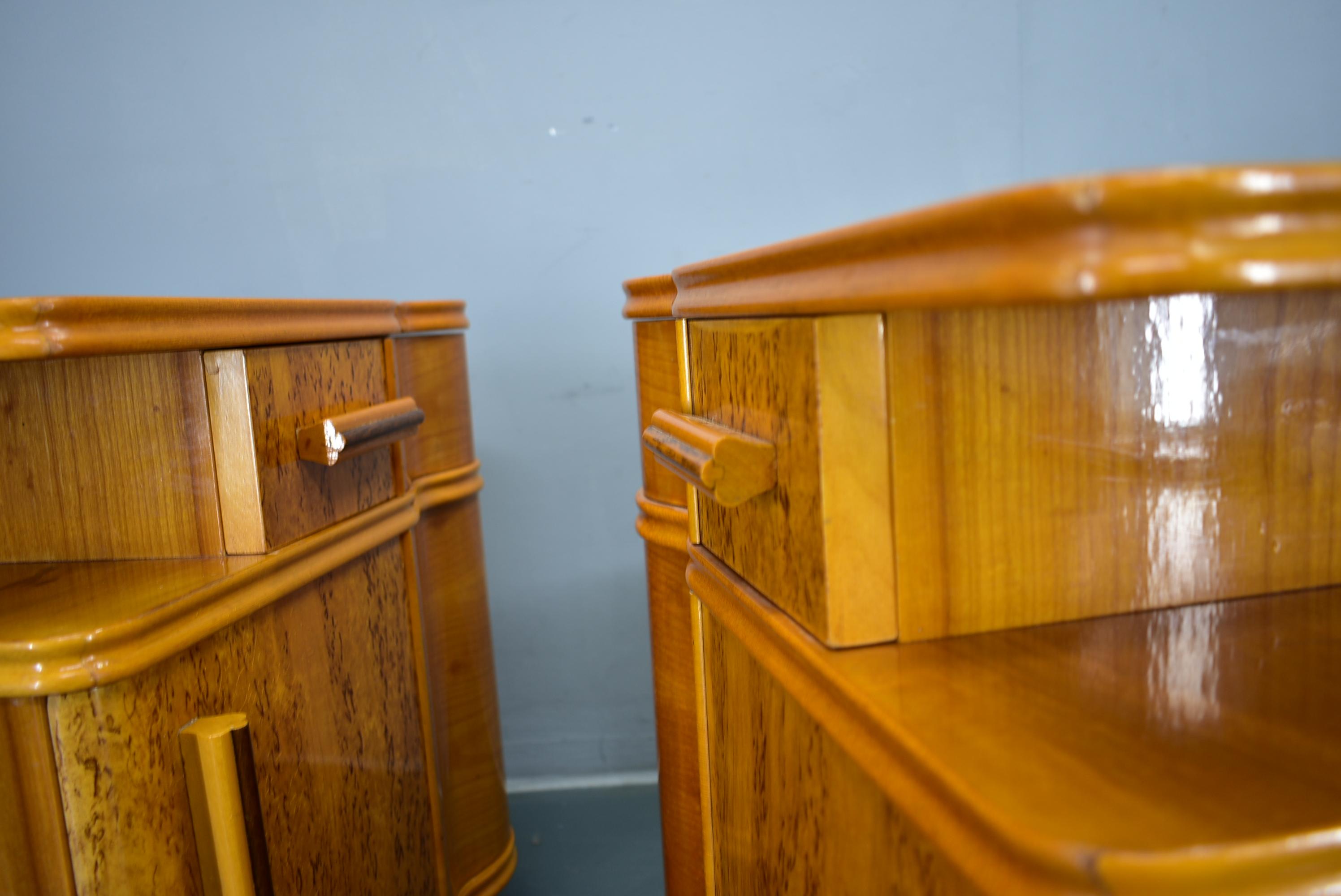 Paire de tables de chevet Art Déco des années 1939, Tchécoslovaquie en vente 12