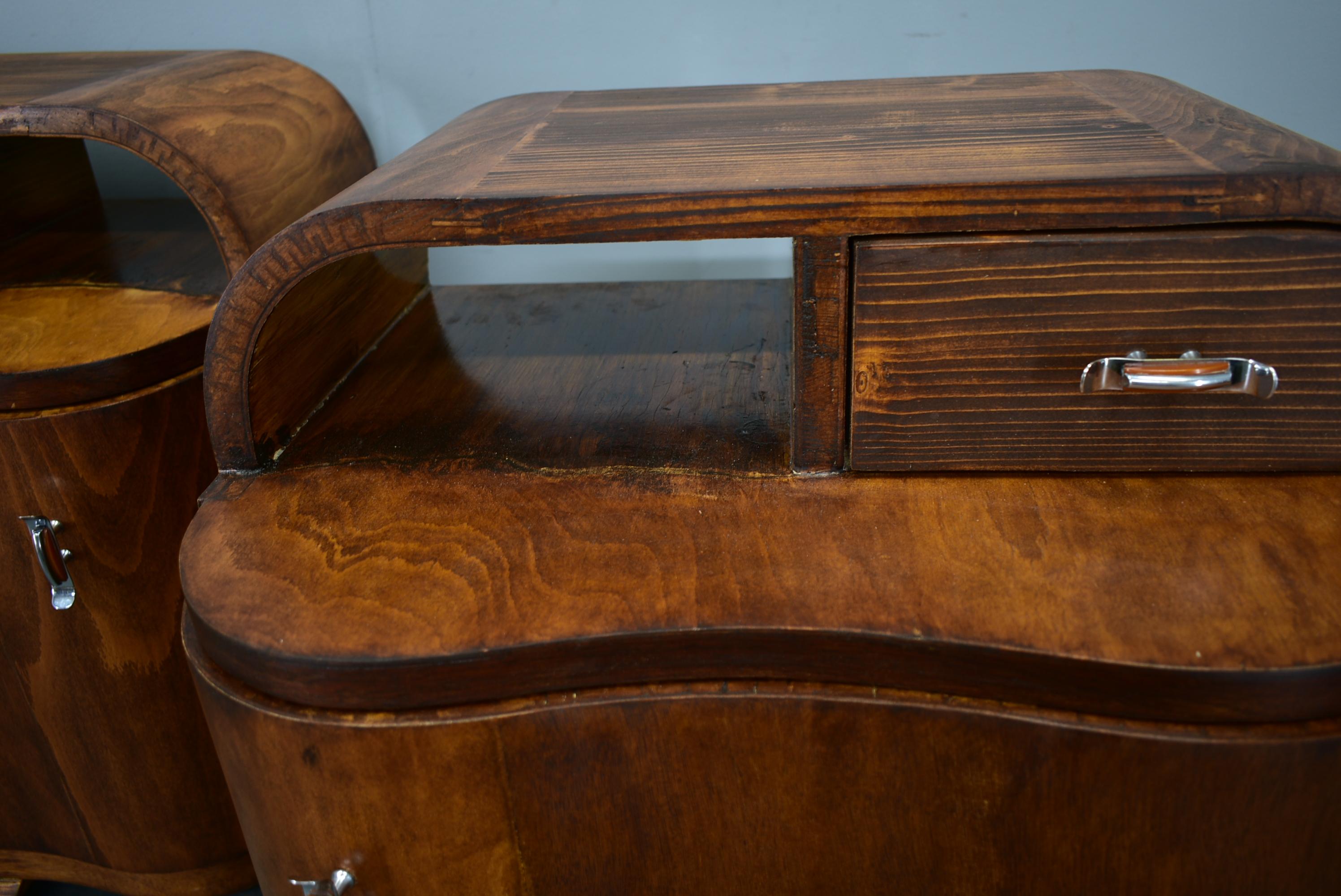 Coppia di comodini Art Déco degli anni '1939, Cecoslovacchia In condizioni buone in vendita a Praha, CZ