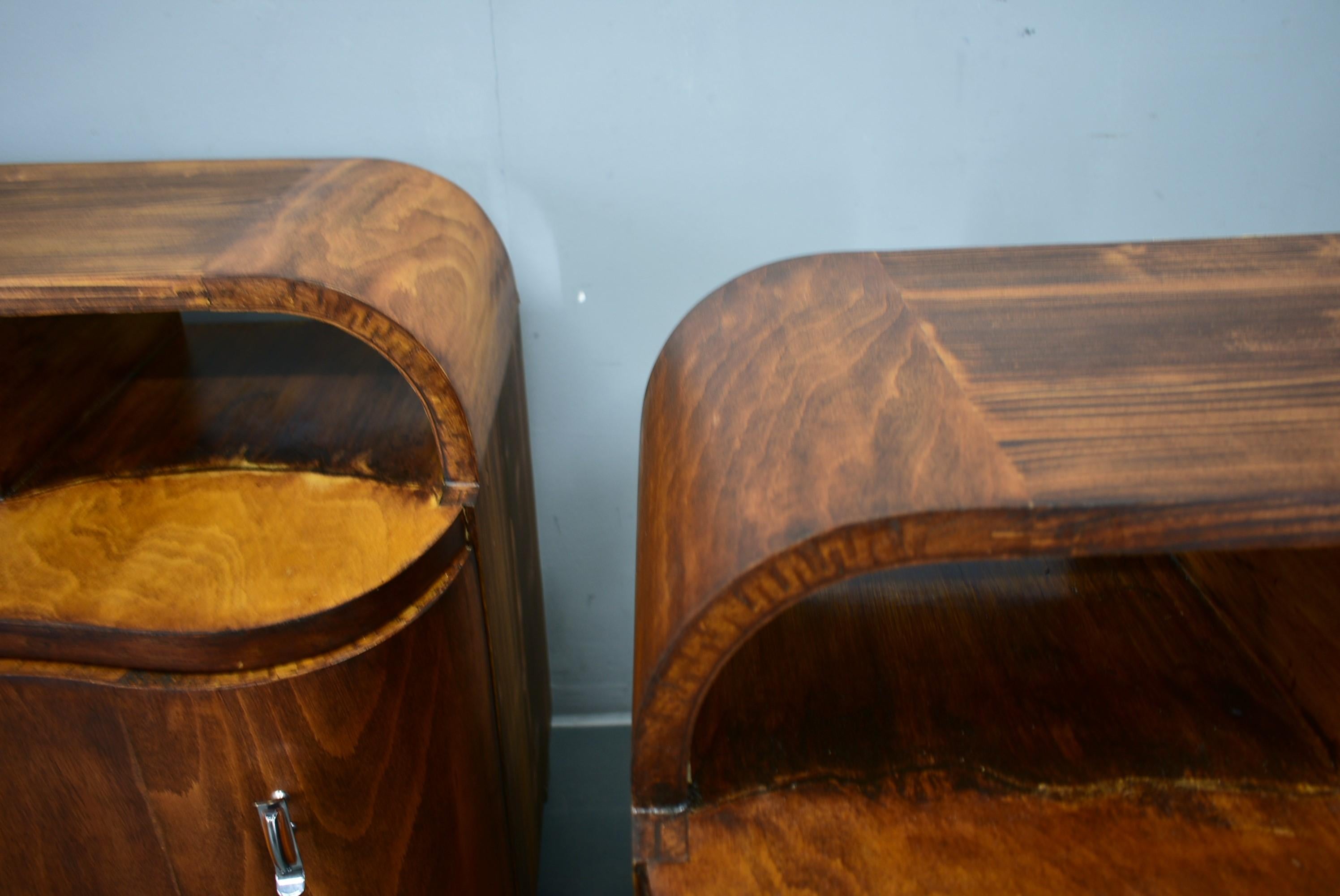 Legno Coppia di comodini Art Déco degli anni '1939, Cecoslovacchia in vendita