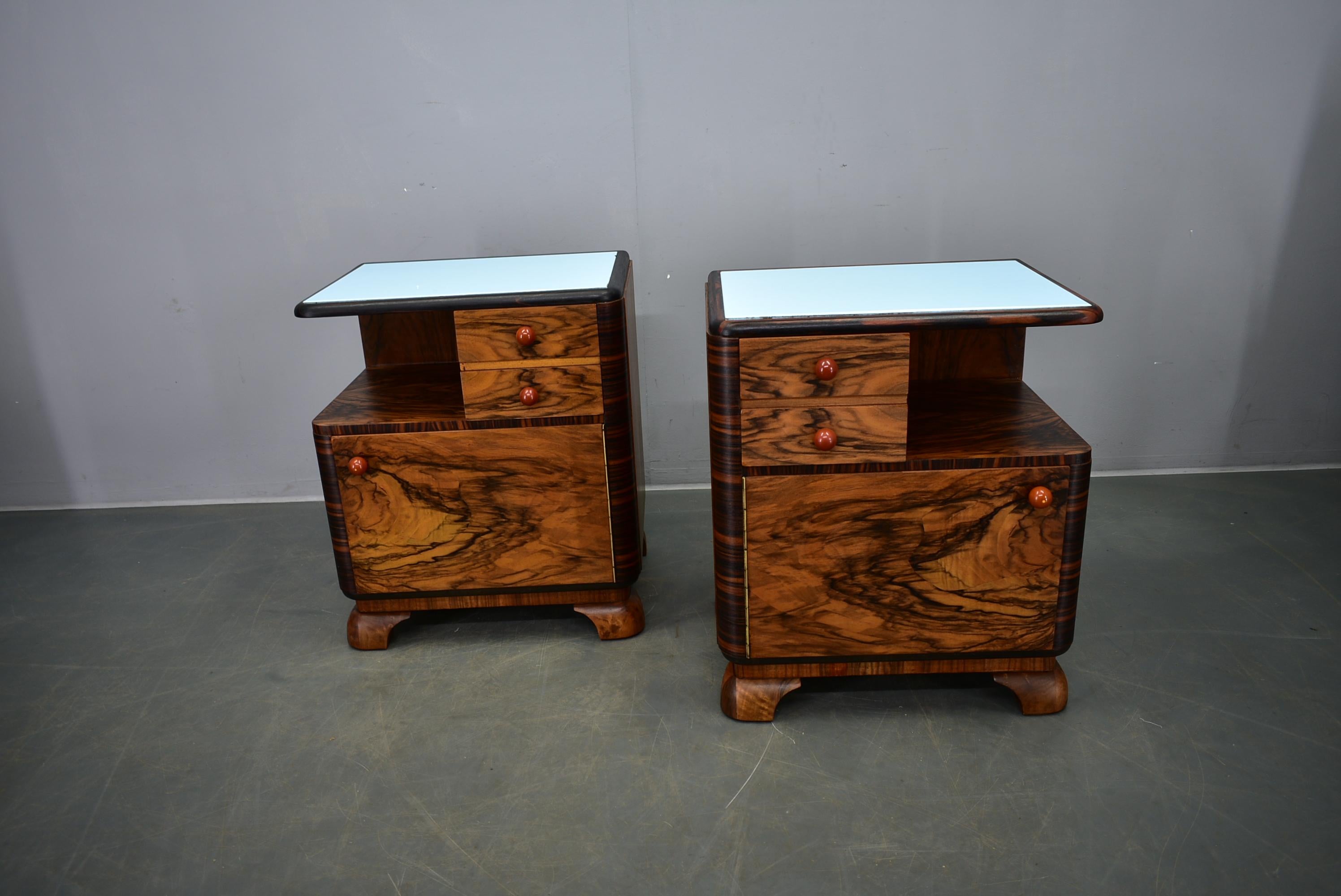 1939s Pair of Art Deco Bedside Tables, Czechoslovakia For Sale 1
