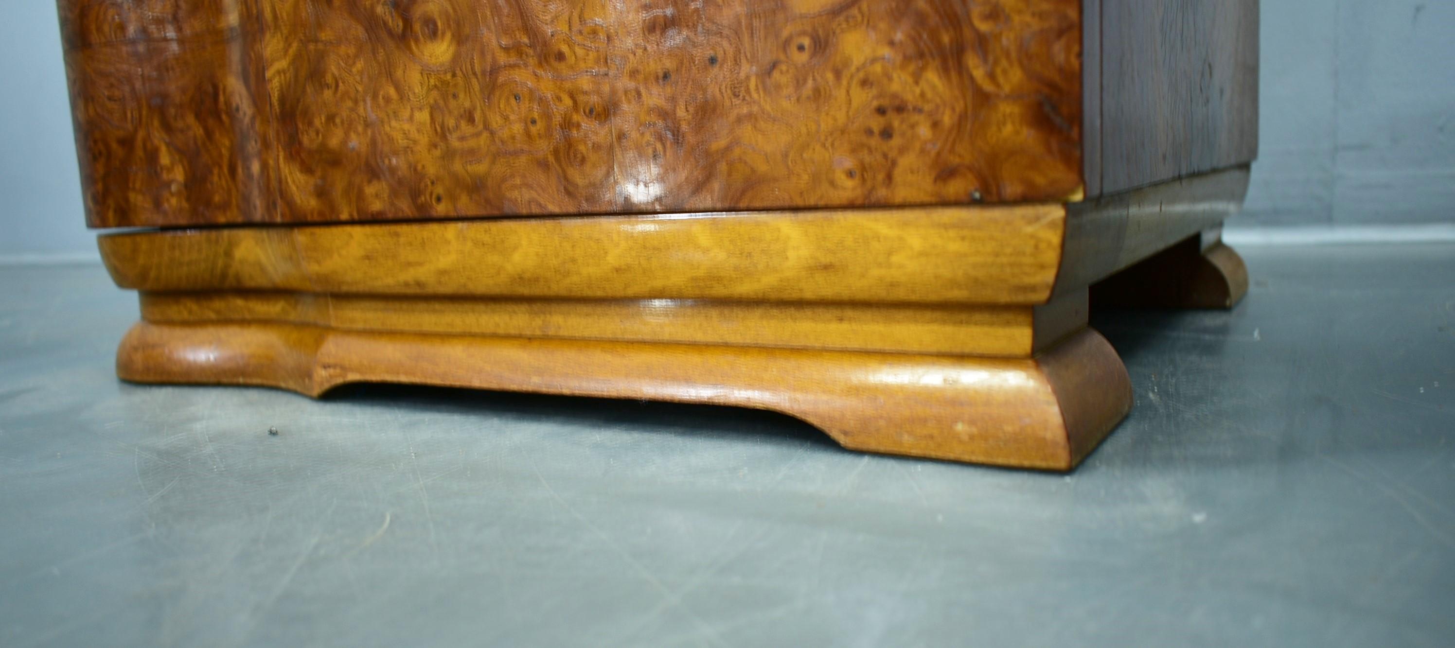 1939s Pair of Art Deco Bedside Tables, Czechoslovakia For Sale 2
