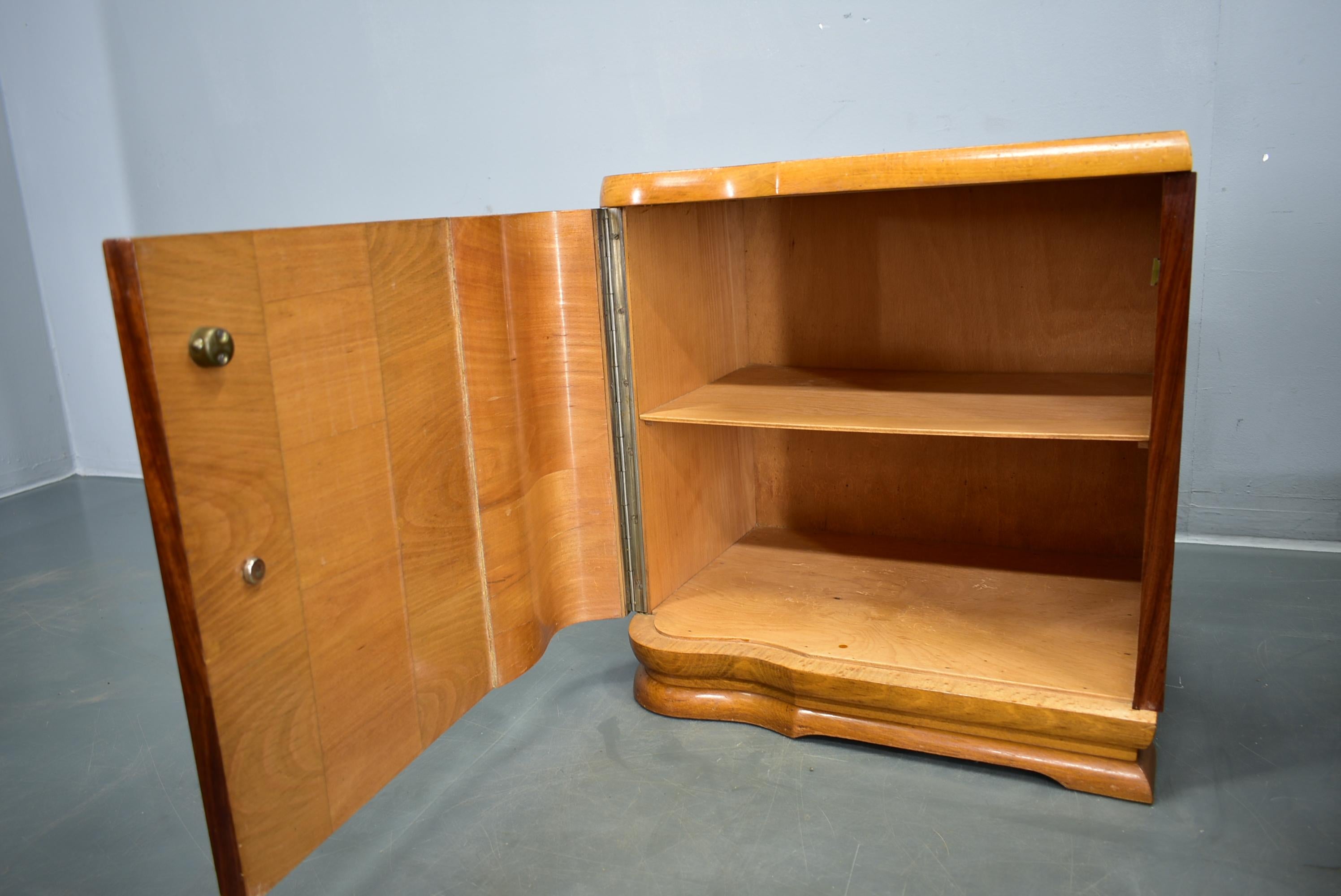 1939s Pair of Art Deco Bedside Tables, Czechoslovakia For Sale 3