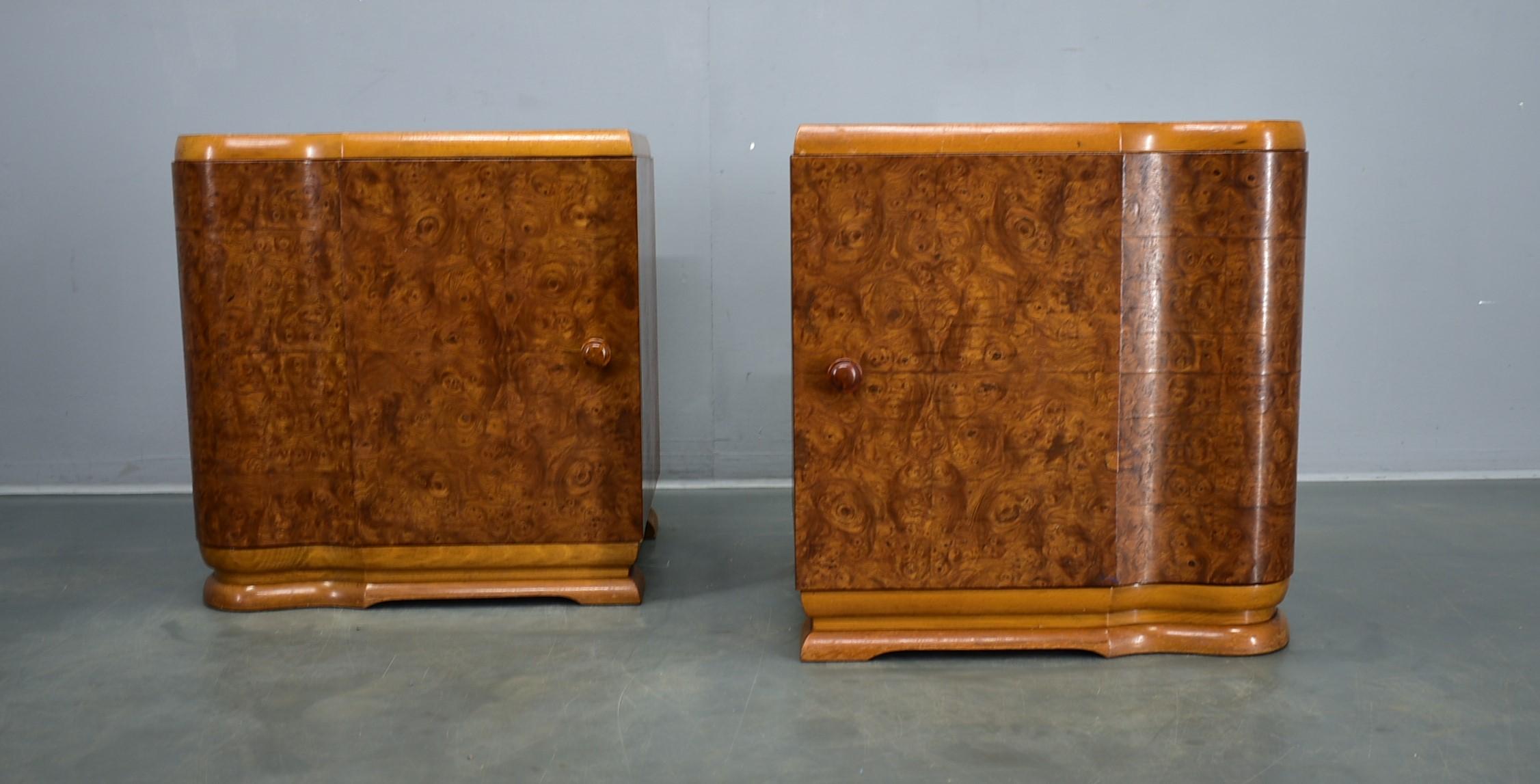 1939s Pair of Art Deco Bedside Tables, Czechoslovakia For Sale 4