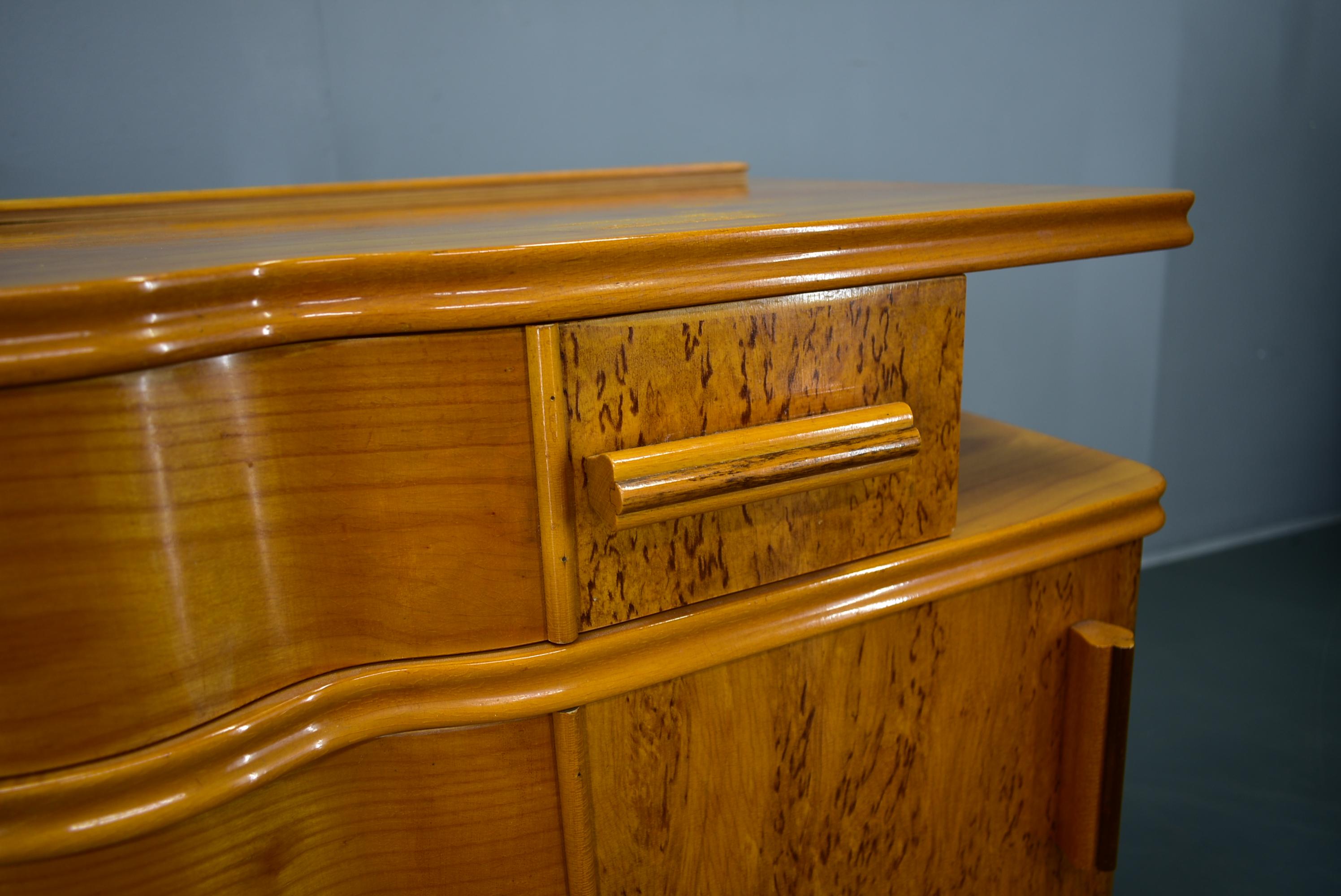 Paire de tables de chevet Art Déco des années 1939, Tchécoslovaquie en vente 2