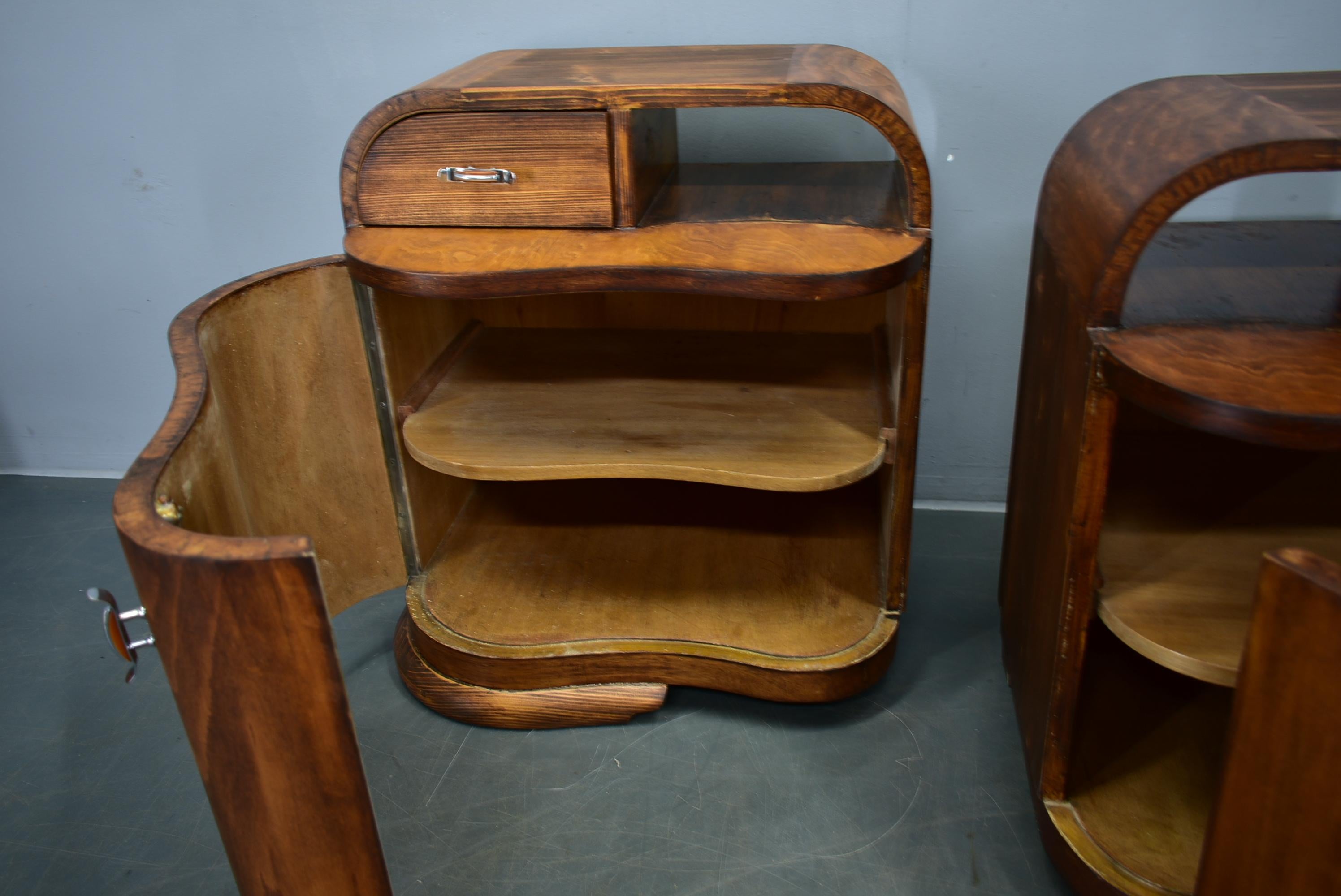 Coppia di comodini Art Déco degli anni '1939, Cecoslovacchia in vendita 4