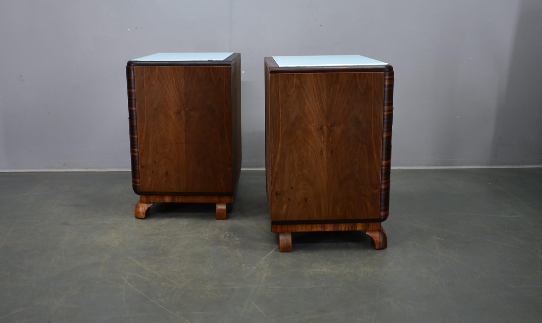 1939s Pair of Art Deco Bedside Tables, Czechoslovakia For Sale 4