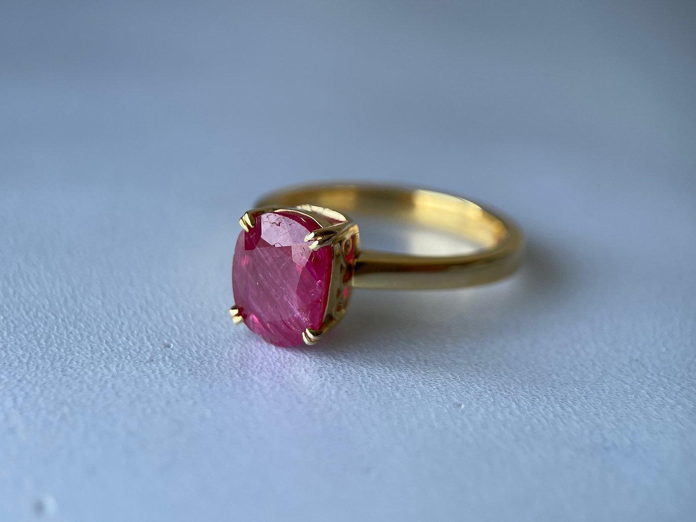 1.93Ct Burma Unheated Ruby Ring/pendant in 18K Yellow Gold For Sale 2