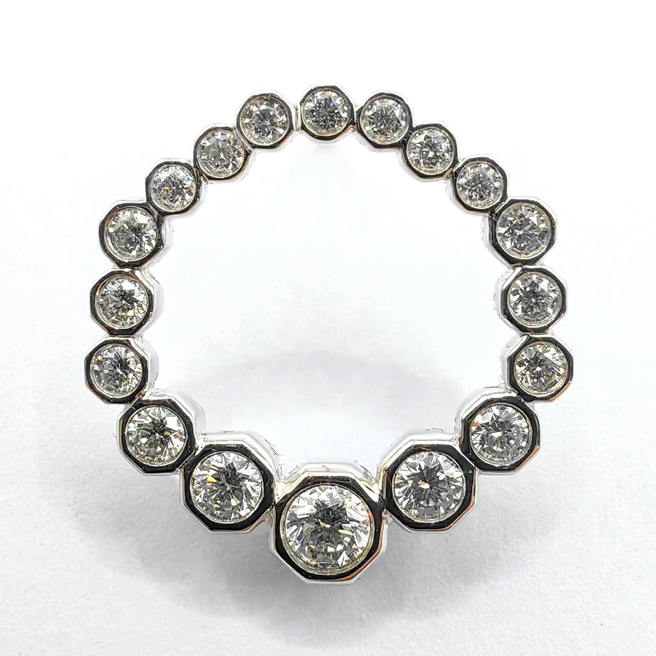 1.93ct Graduated Diamond Circle Earrings with Octagon Bezels in 14K White Gold im Angebot 1