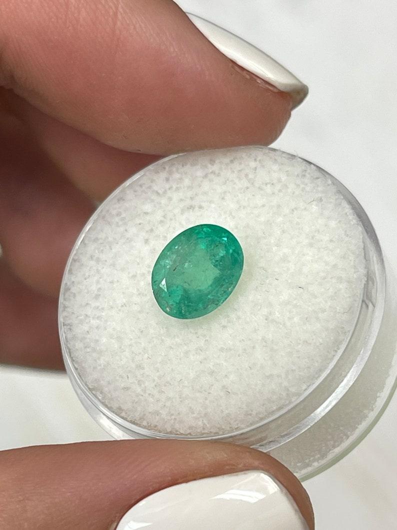 1.93ct Grüner natürlicher loser kolumbianischer Smaragd - Ovalschliff Mai Geburtsstein Edelstein (Moderne) im Angebot