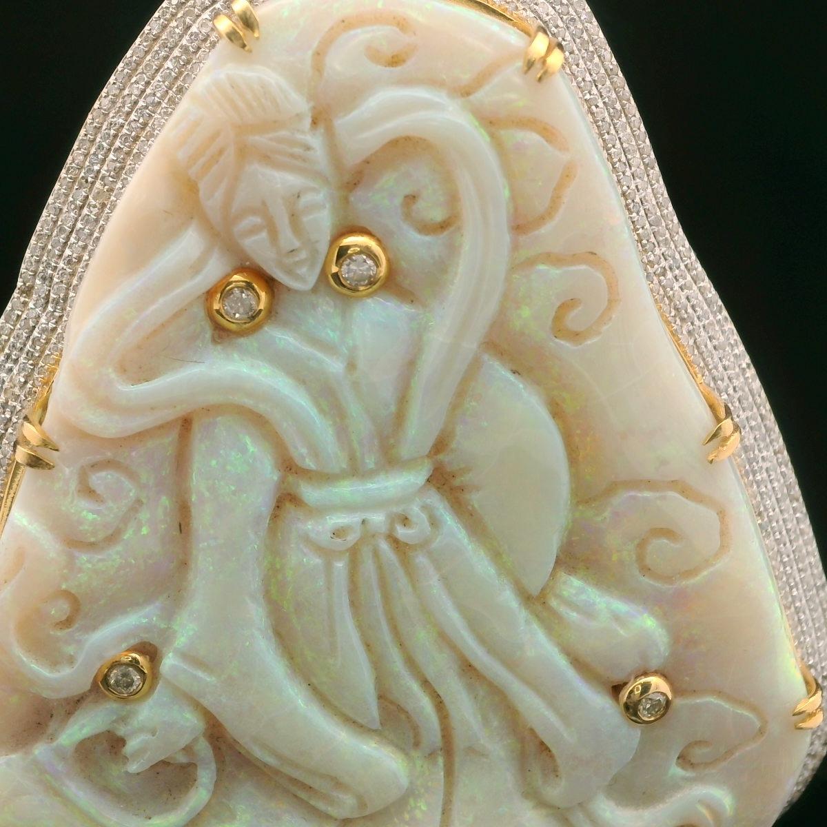 193ct Handmade Gelbgold Opal und Diamant Anhänger im Angebot 4