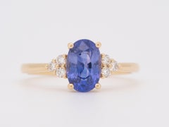 Anello di fidanzamento con zaffiro blu violaceo da 1,93 ct e diamanti, in oro 14 carati, R6752
