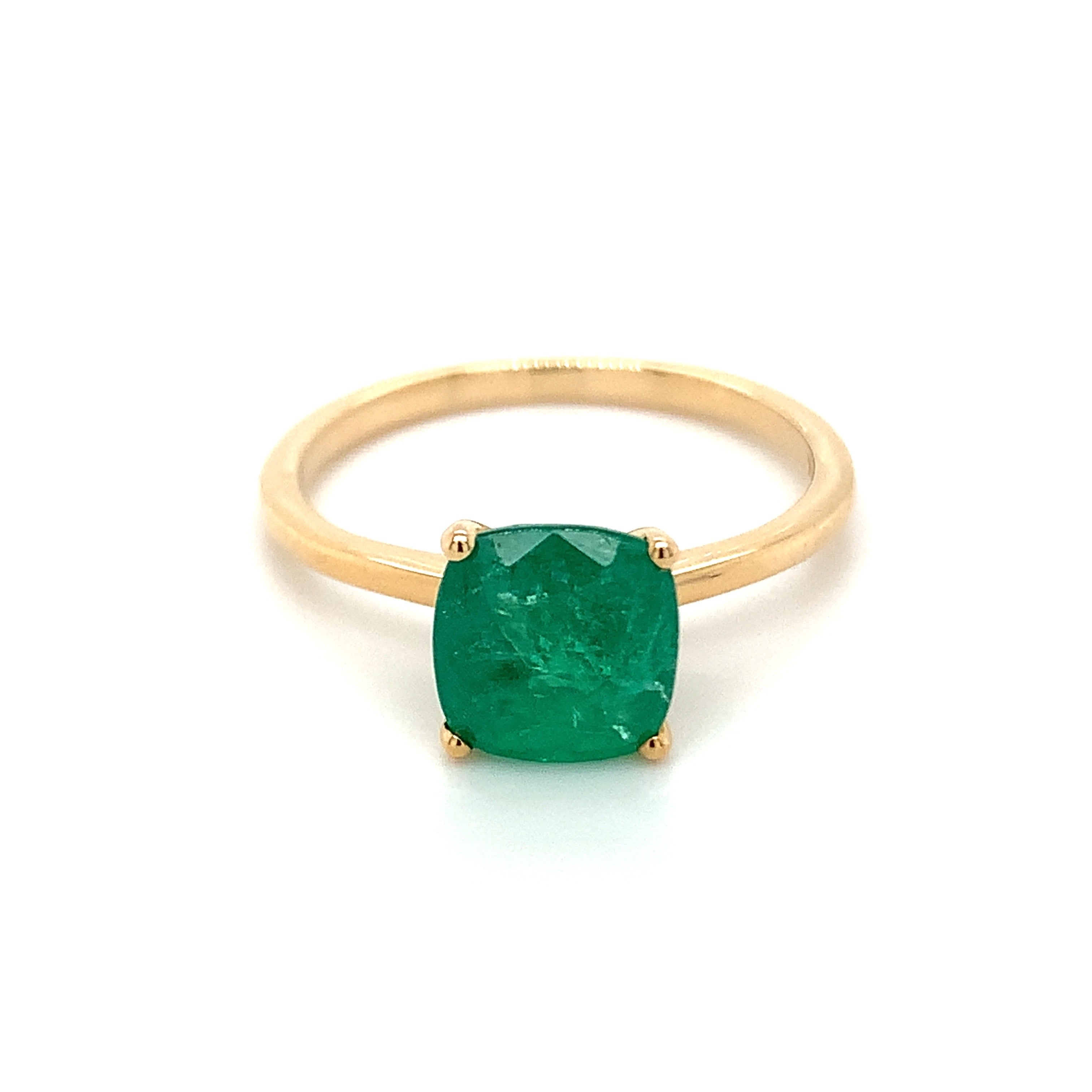 1.93cts Cushion Emerald Ring in 10k Yellow Gold For Sale