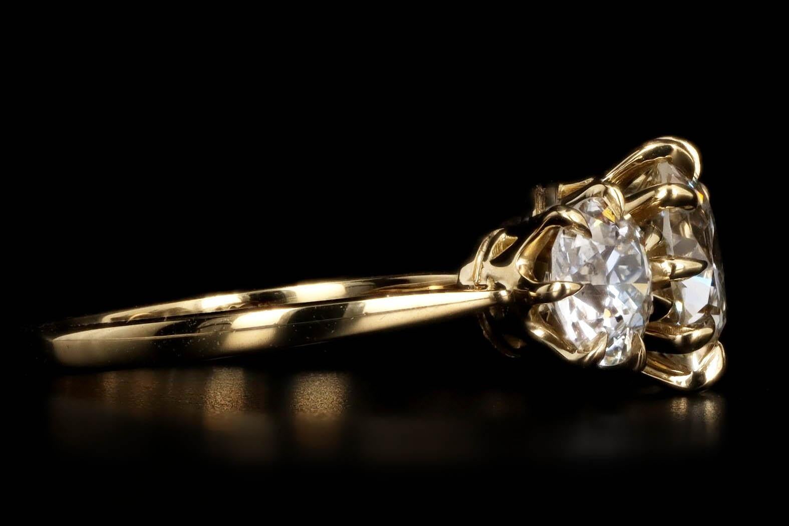 Bague de fiançailles d'inspiration victorienne à trois pierres avec diamant européen ancien de 1,94 carat Neuf - En vente à Cape May, NJ