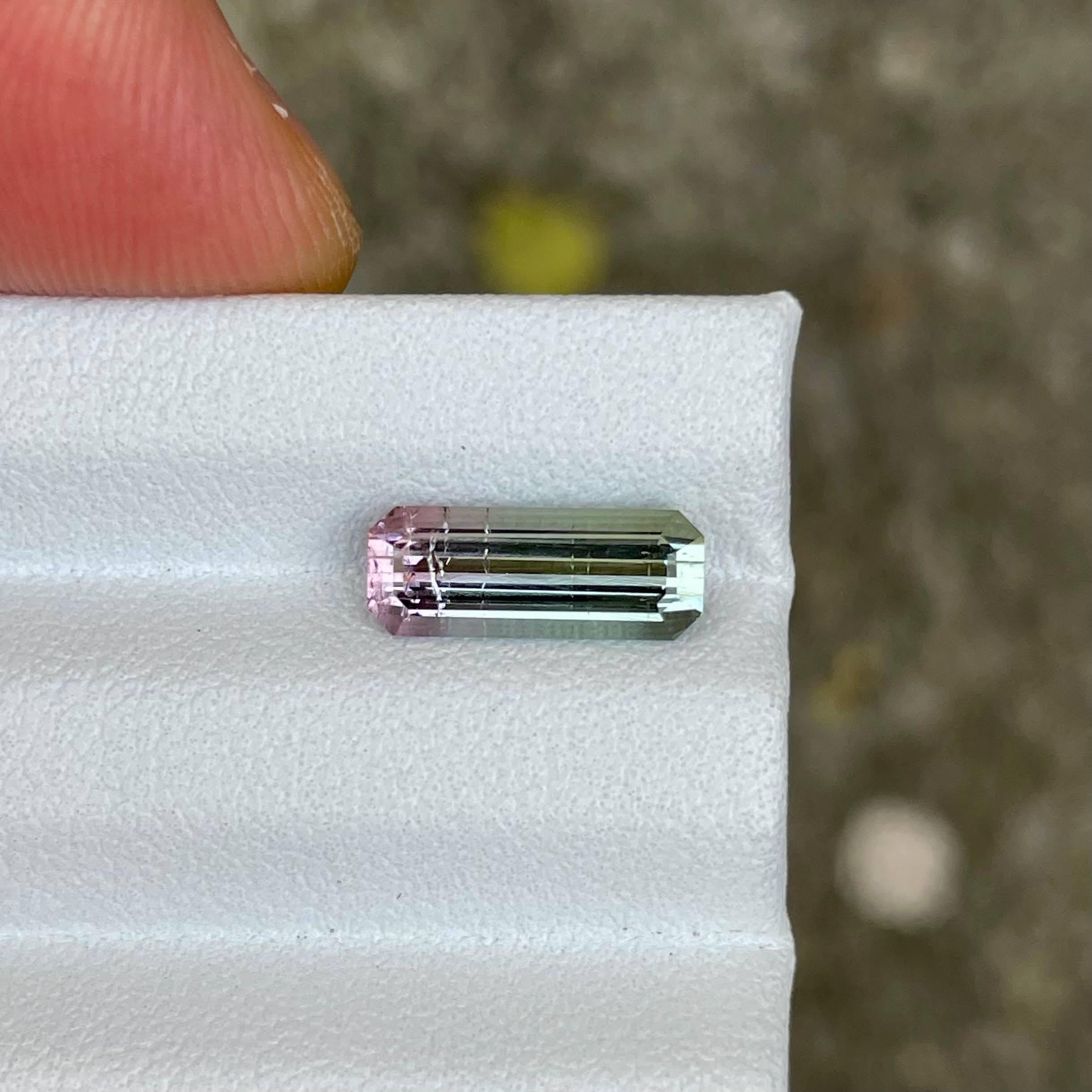 Pierre tourmaline bicolore taille émeraude afghane de 1,94 carat en vente 2