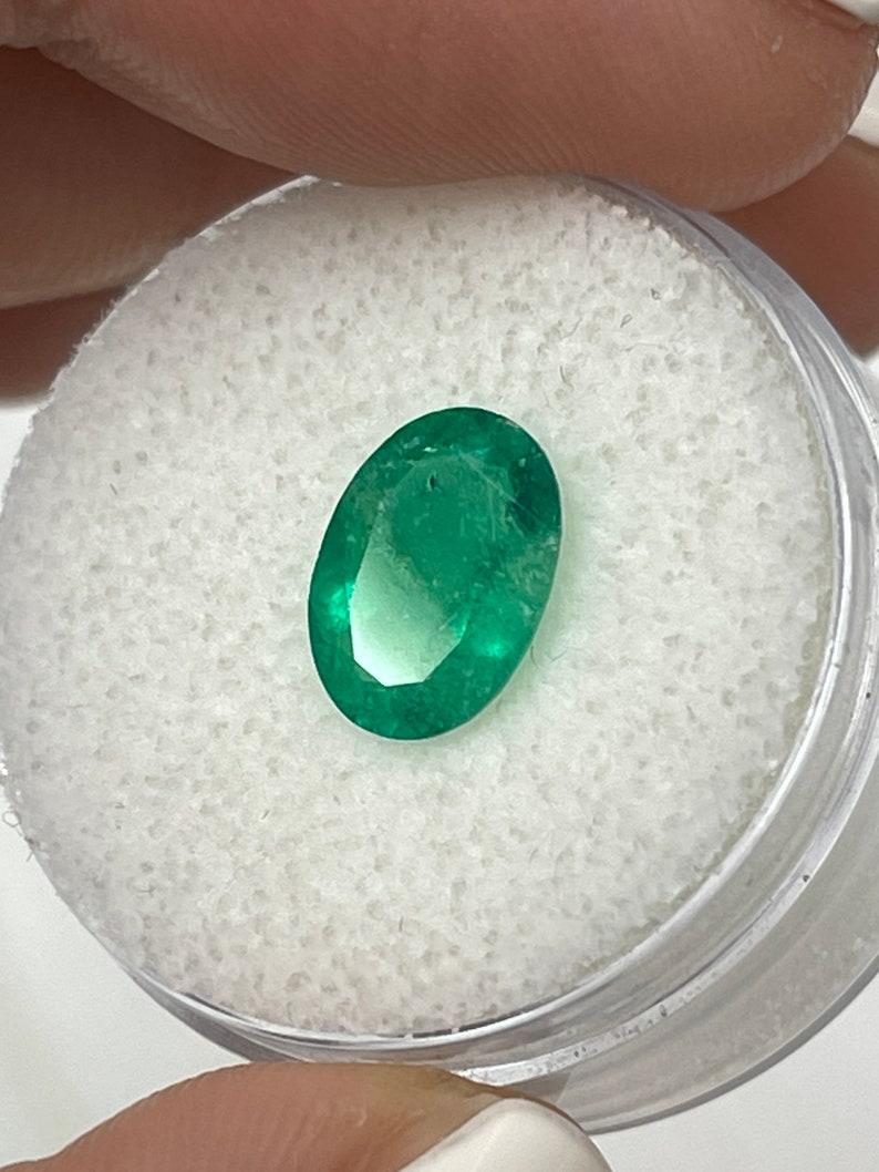 1.94 Ct 10x7.5 Grüner kolumbianischer ovaler Smaragd Loser Edelstein (Moderne) im Angebot