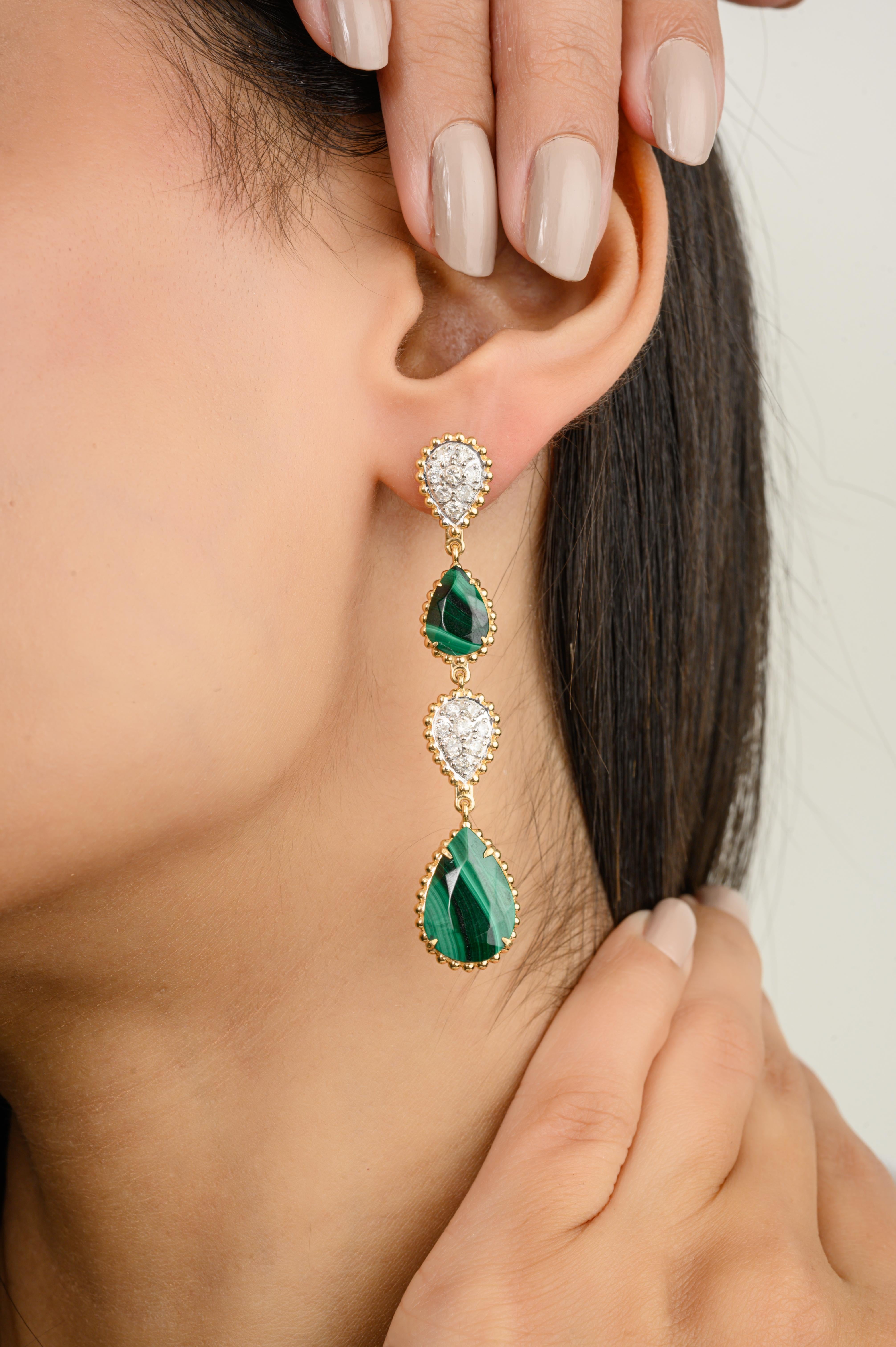 Orecchini pendenti lunghi con diamanti e malachite fine da 19,4 CTW in oro 18 carati per fare un figurone con il tuo look. Per dare un tocco di classe al tuo look, ti servono degli orecchini pendenti. Questi orecchini creano un look scintillante e