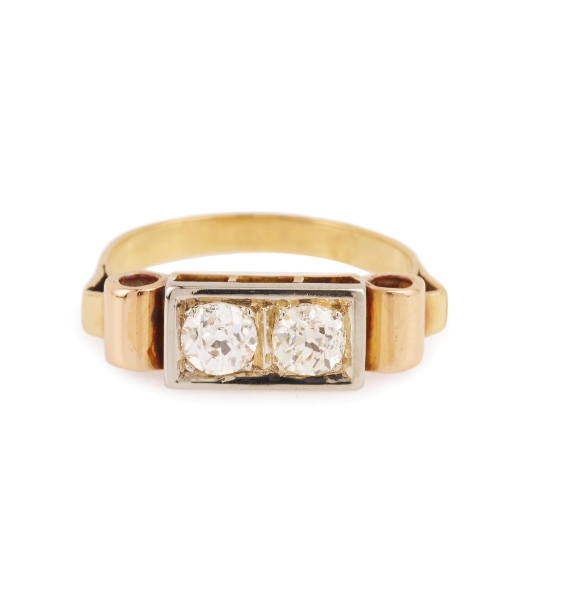 Elegant 1940's signet ring in yellow gold and platinum set with 2 old-cut diamonds.

Total weight of the diamonds: 0.50 carats

Ring's dimensions: 1.9 x 0.6 x 0.35 cm (0.75 x 0.24 x 0.12 inches)

Finger size: 49 (US Size: 5)

18 karat yellow gold