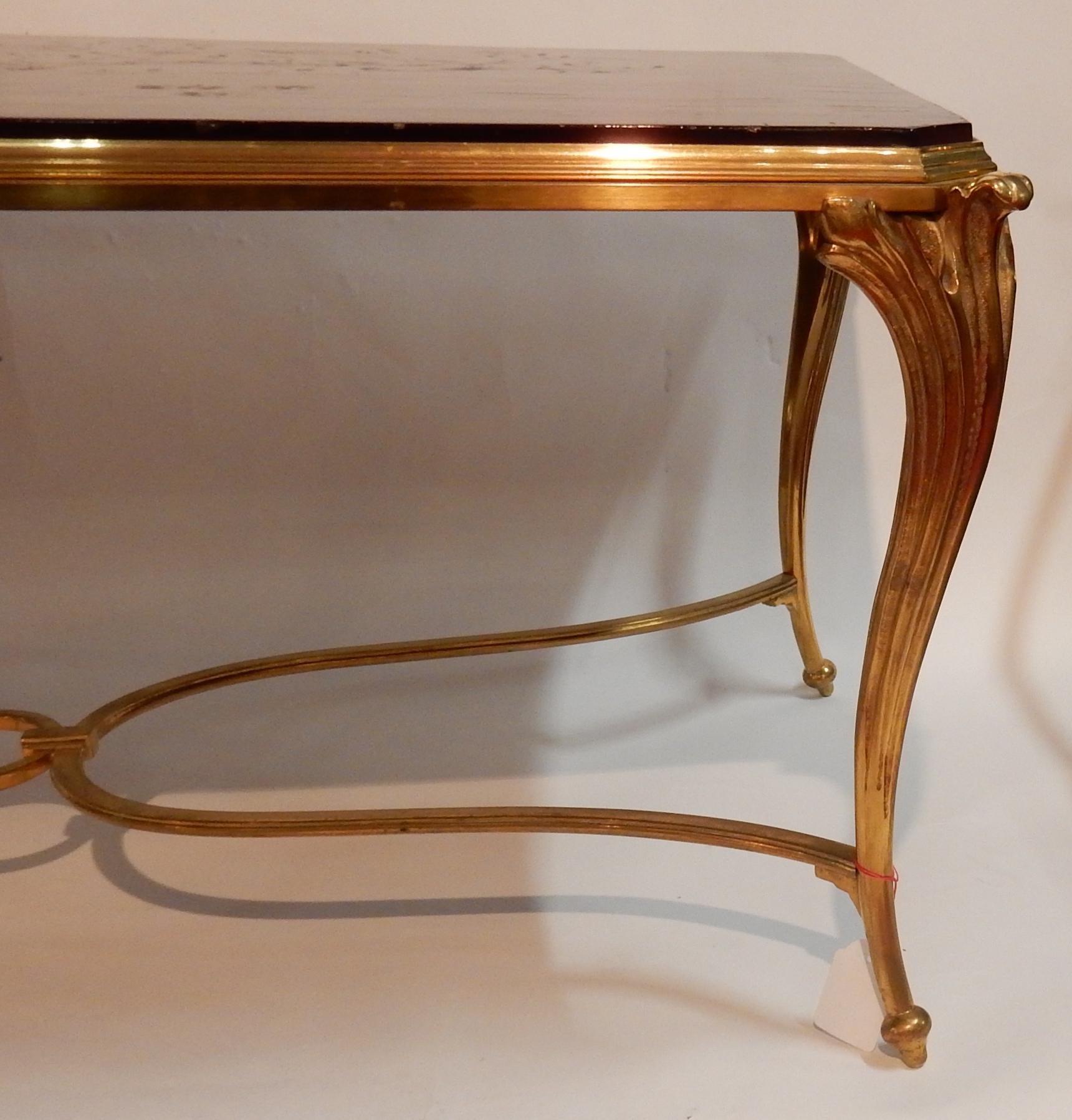 Plateau de table basse en laque de Chine Style Maison Baguès en bronze doré en vente 1