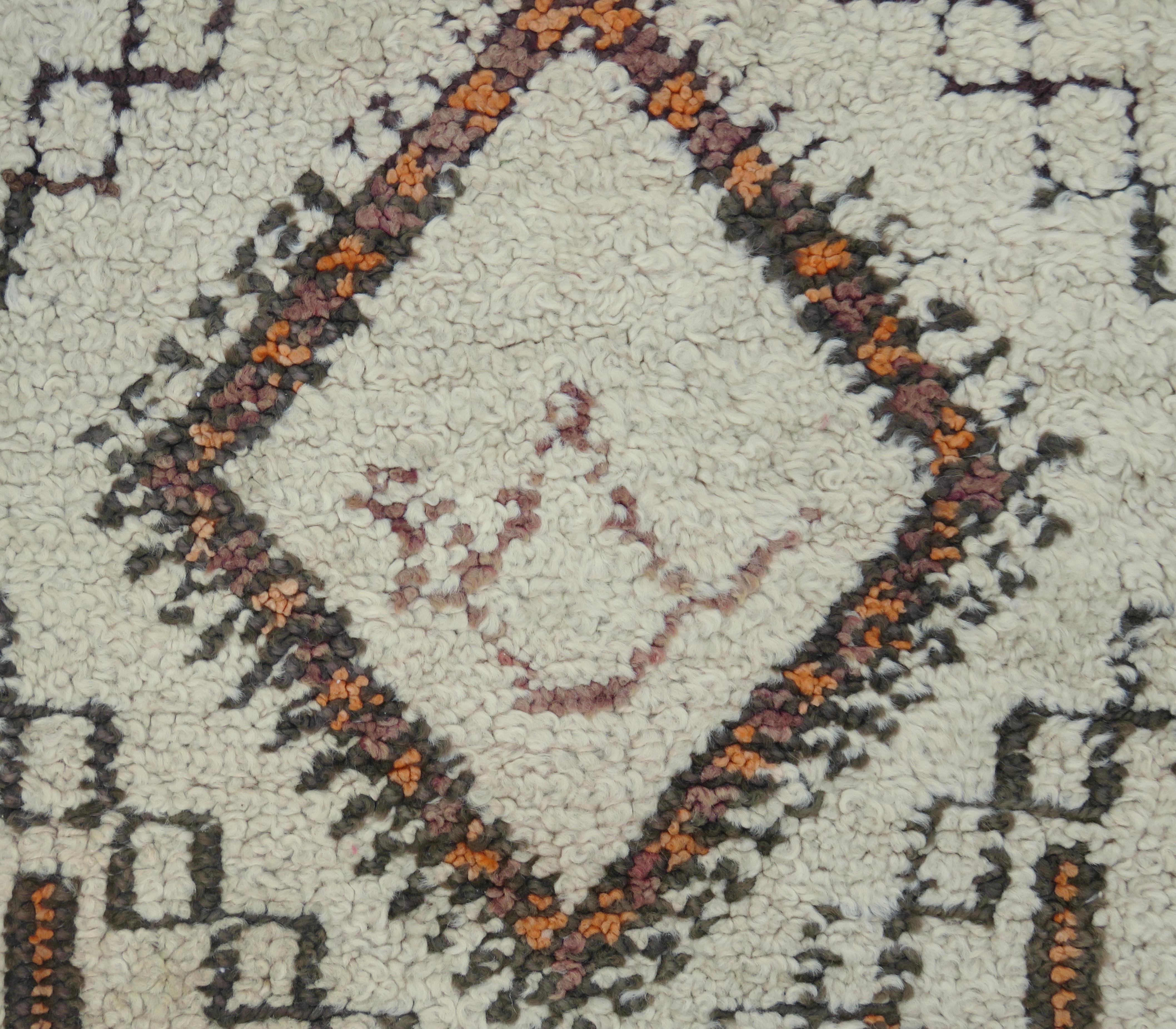 Tappeto antico Beni Ourain del 1940  6'1 X 9'1 in vendita 4