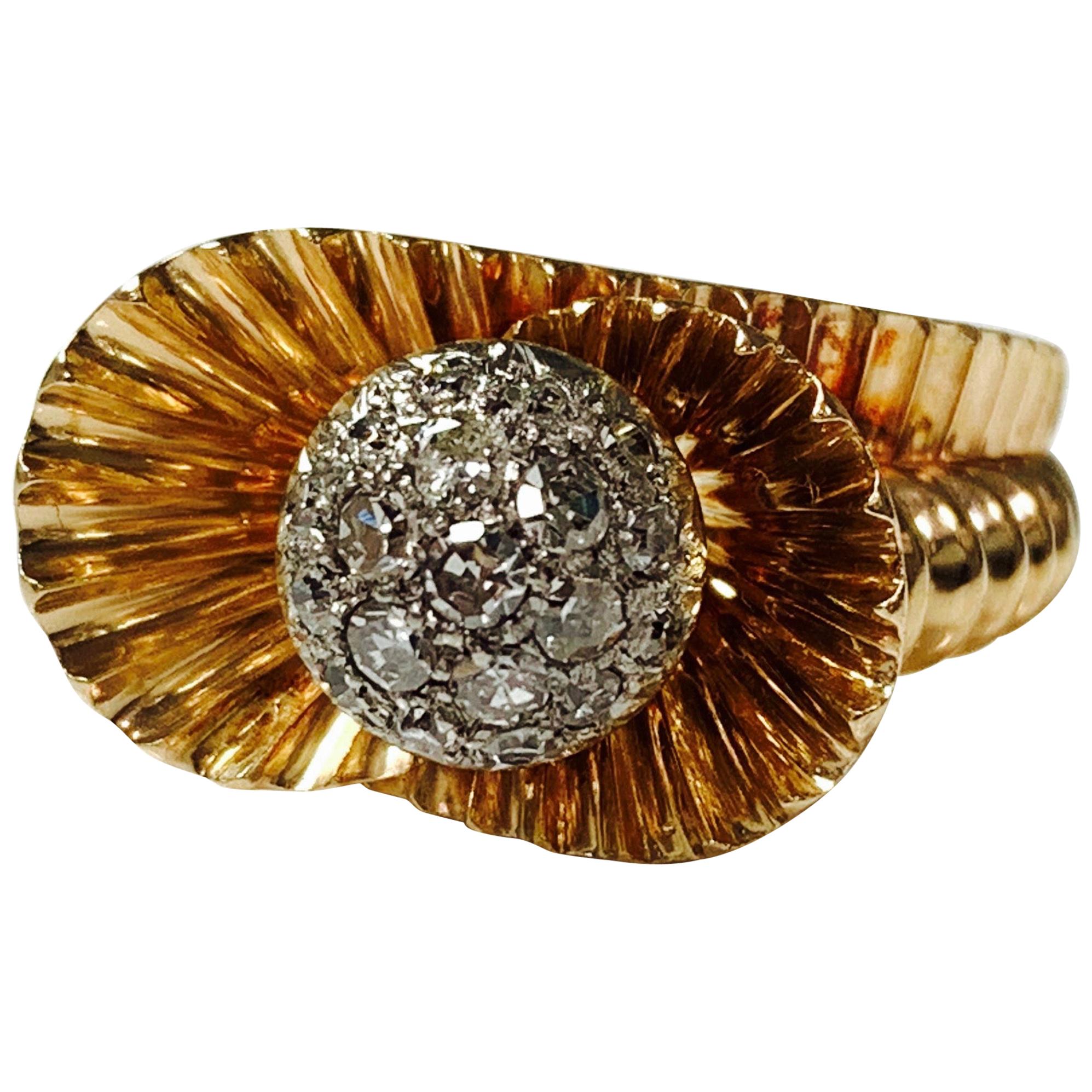 1940 Antique Round Brilliant Diamond Cocktail Ring in 18 Karat Yellow Gold