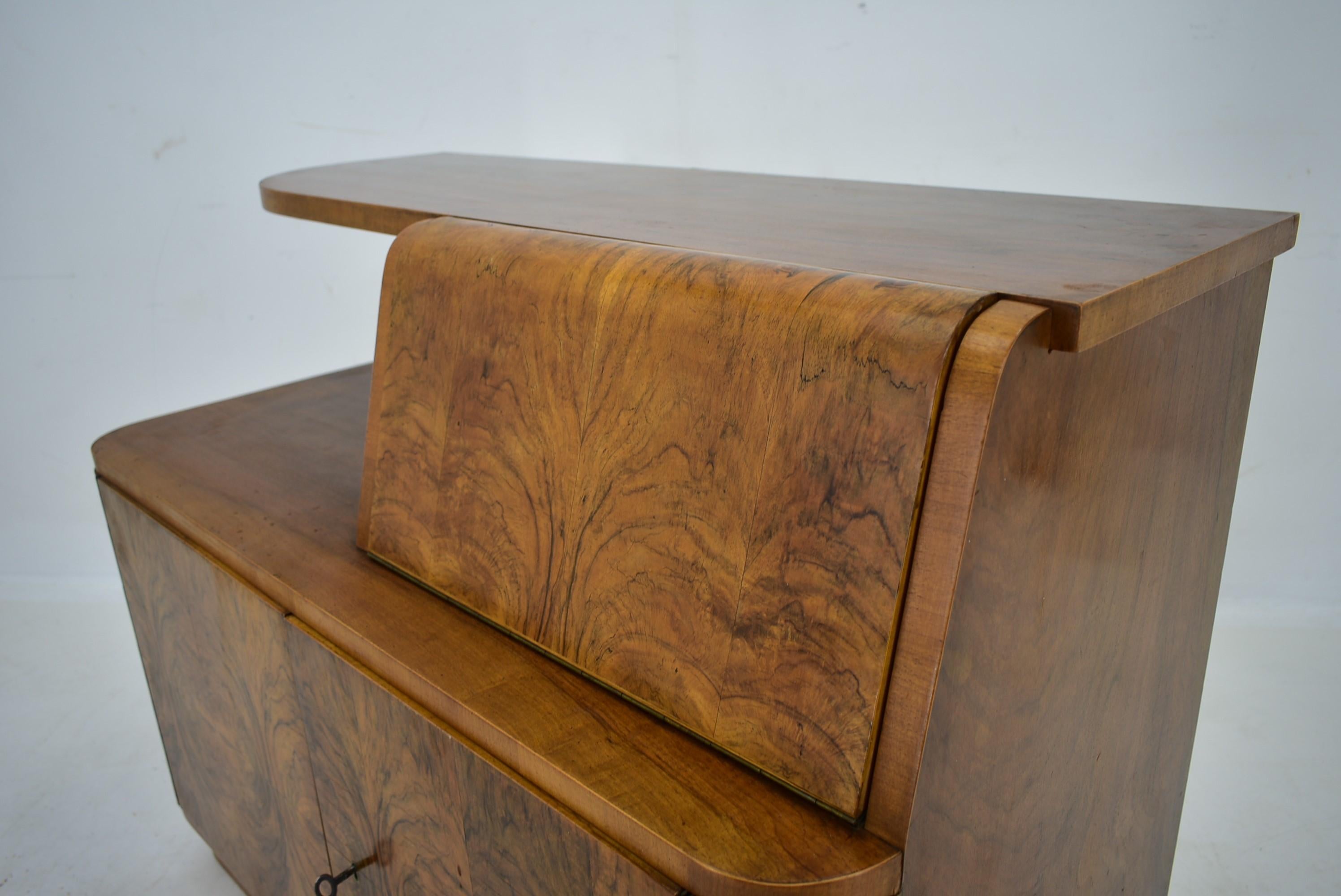 1940 Cabinet Art Deco in legno di Wood per UP Závody , Cecoslovacchia in vendita 4