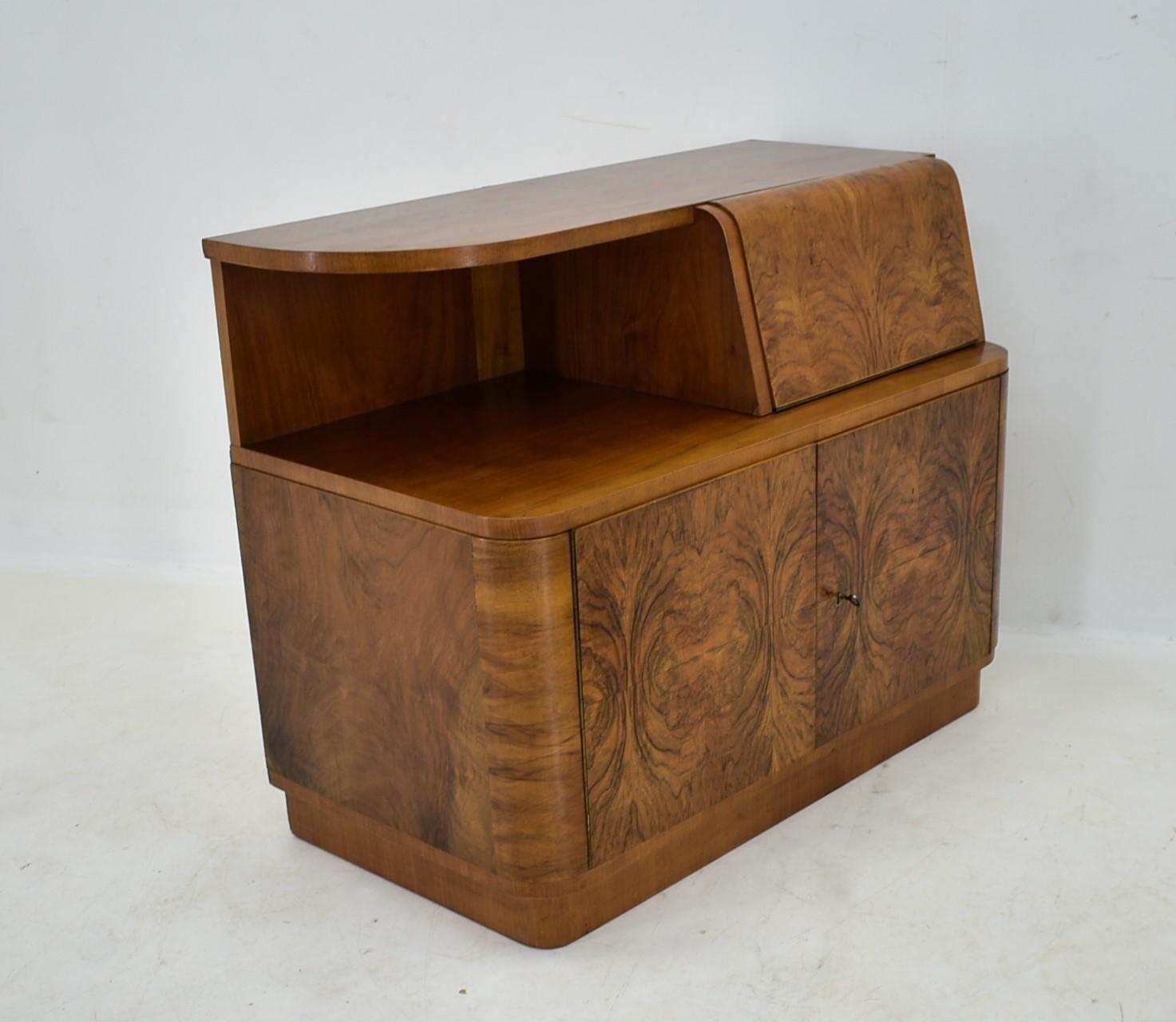1940 Cabinet Art Deco in legno di Wood per UP Závody , Cecoslovacchia in vendita 9
