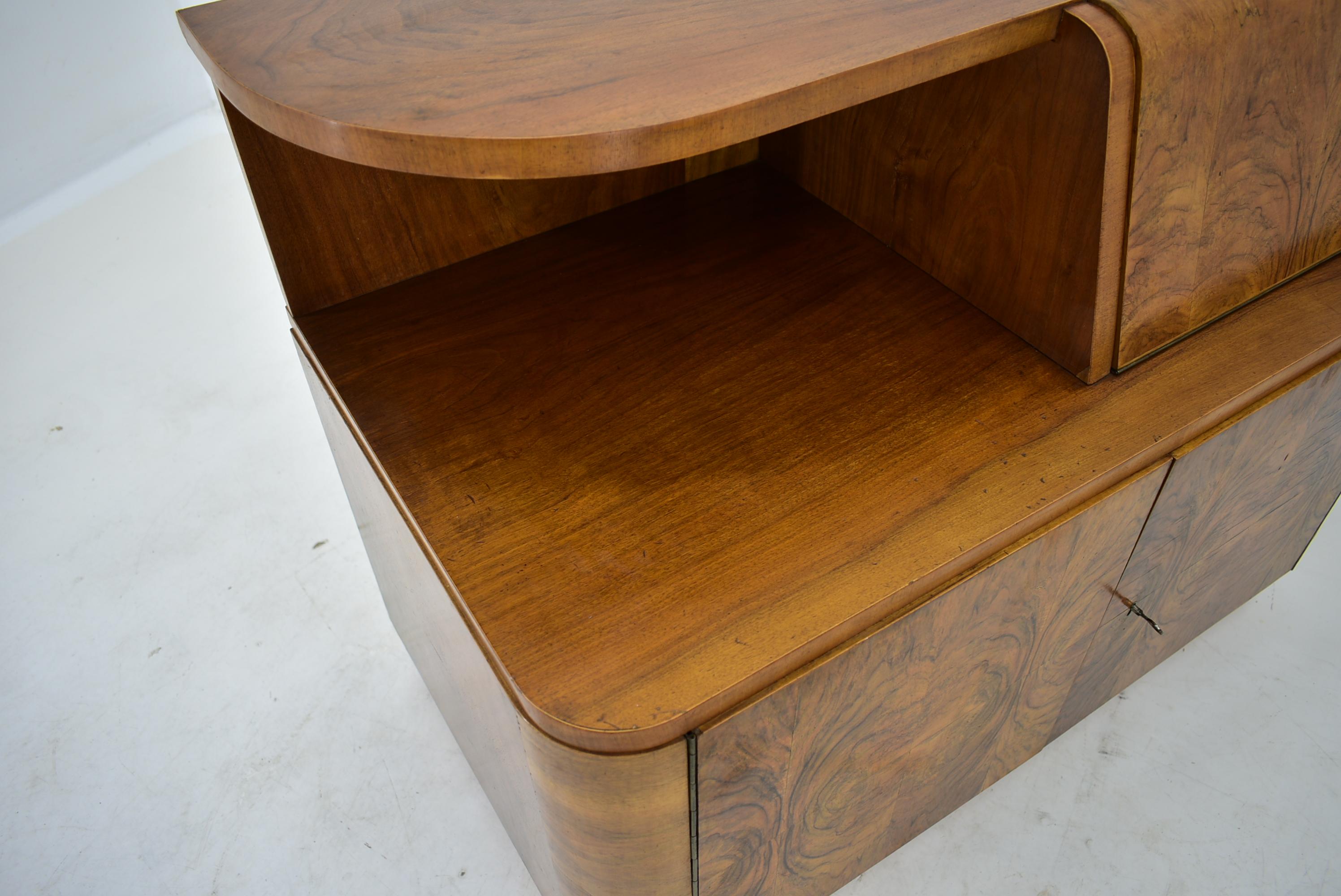 1940 Cabinet Art Deco in legno di Wood per UP Závody , Cecoslovacchia in vendita 10