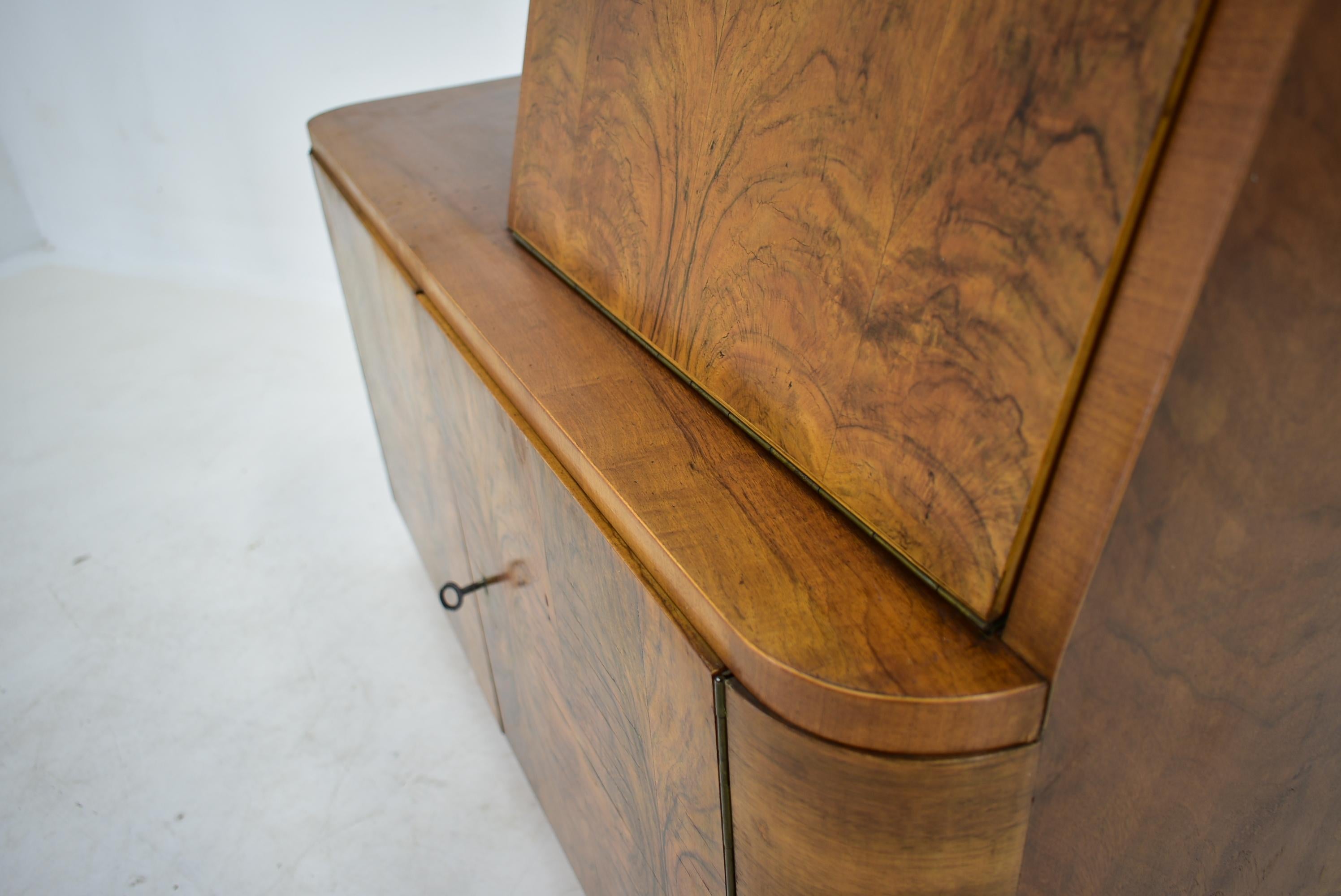 1940 Cabinet Art Deco in legno di Wood per UP Závody , Cecoslovacchia in vendita 3