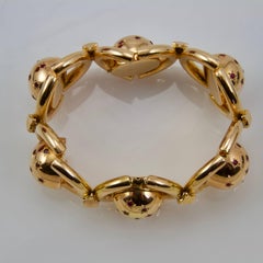 1940 Astonishing 18 Karat Rose Gold and Rubis Secret Compartment Bracelet