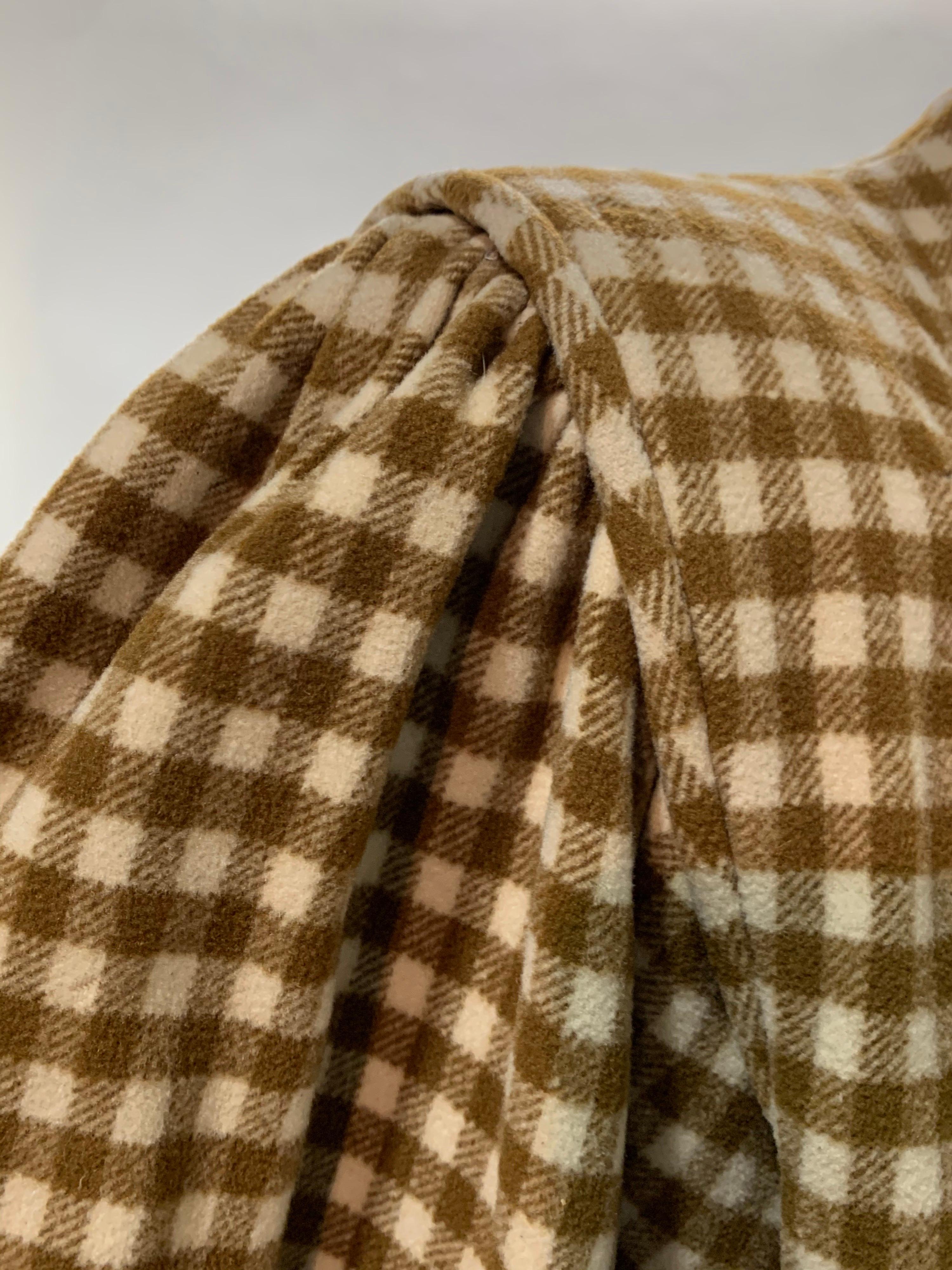 1940 Caramel Check Wool Swing Coat W/ Lantern Cut Sleeve & Structured Shoulders For Sale 6