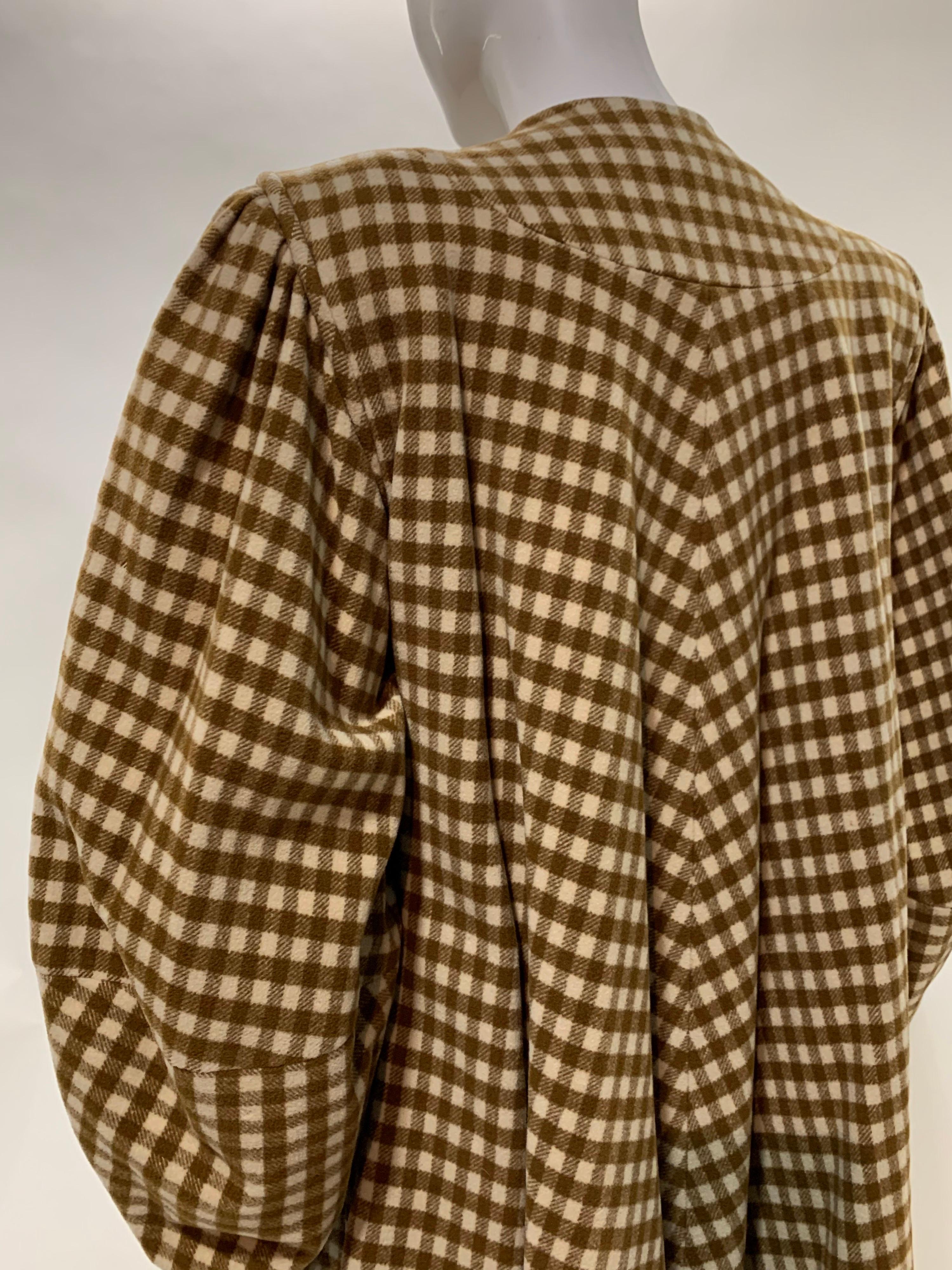 1940 Caramel Check Wool Swing Coat W/ Lantern Cut Sleeve & Structured Shoulders For Sale 1