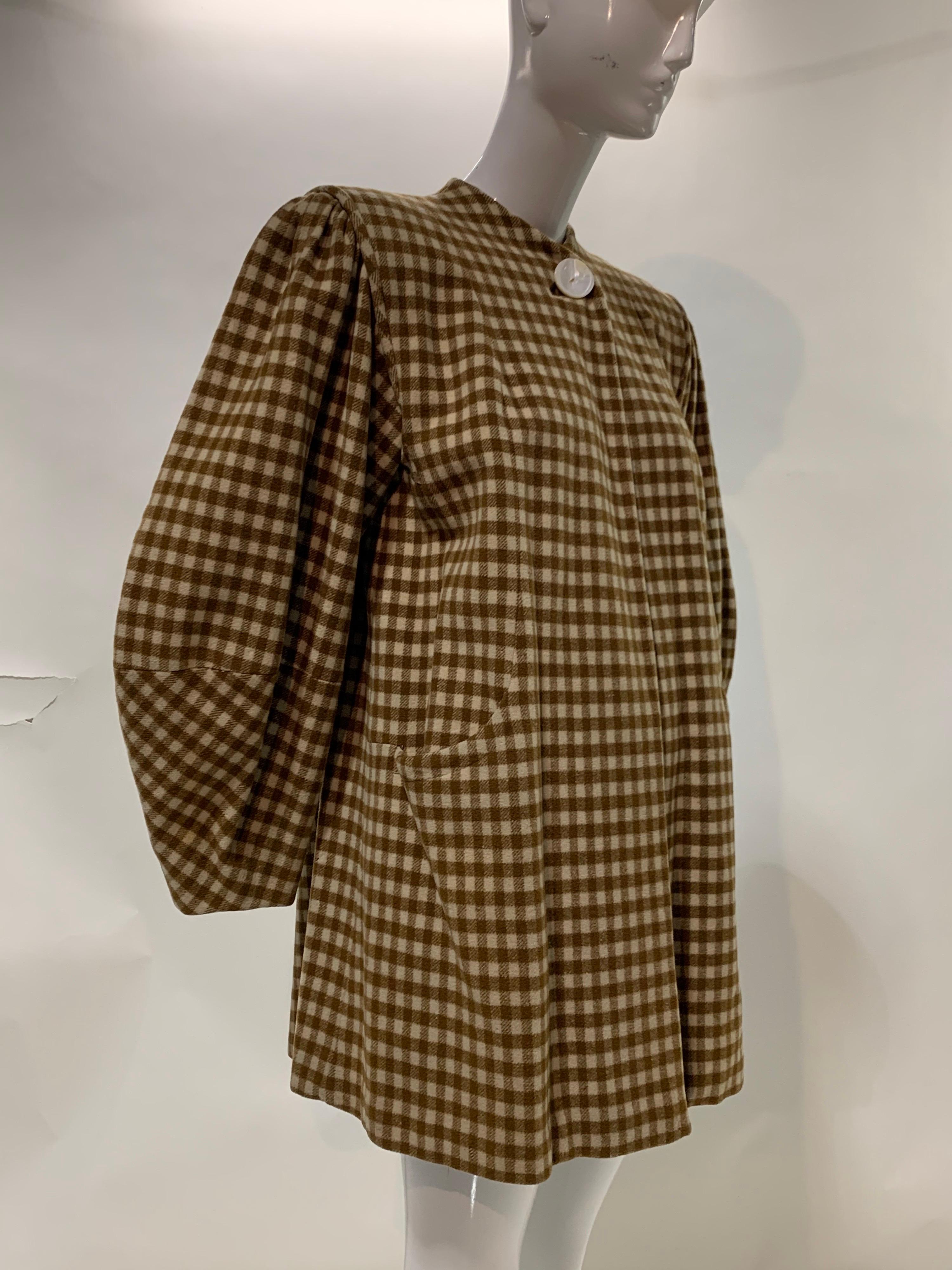 1940 Caramel Check Wool Swing Coat W/ Lantern Cut Sleeve & Structured Shoulders For Sale 2