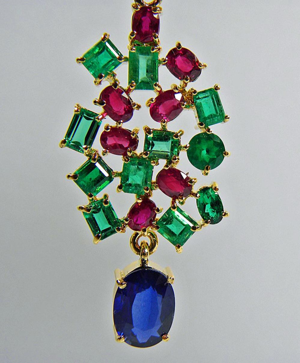 Oval Cut  19.36 Carat Sapphire, Emerald, Ruby Chandeliers Earrings One of a Kind  For Sale