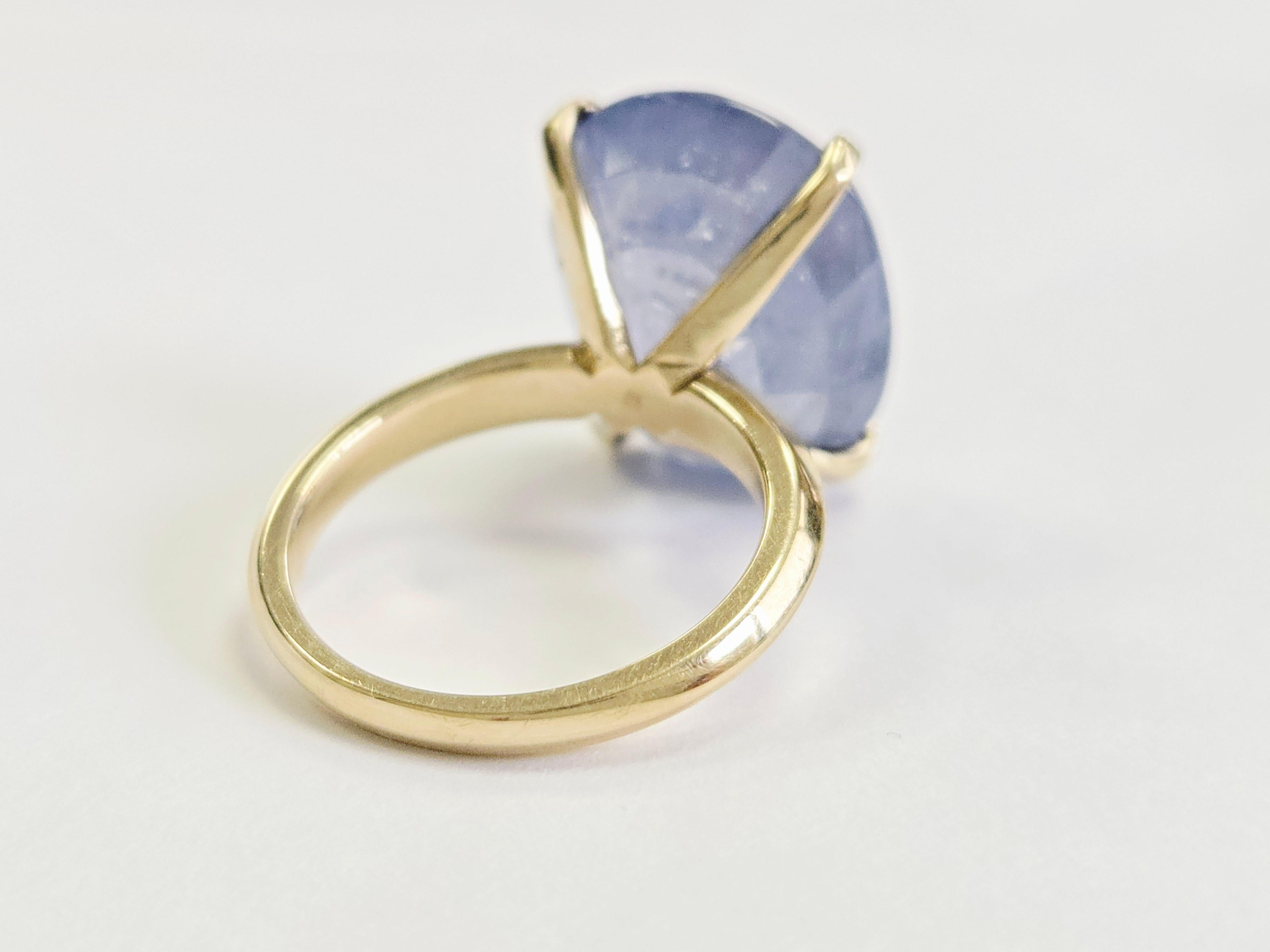 19.40 Carats Oval Pastel Sapphire Ring 14 Karat Yellow Gold In condizioni Nuovo in vendita a Great Neck Plaza, NY