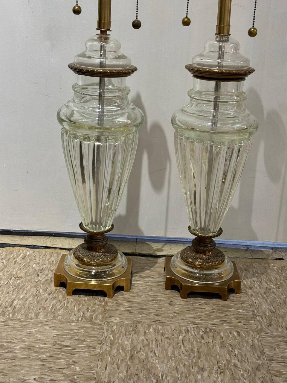 Provincial français 1940 Cut Crystal Table Lamps Pair en vente