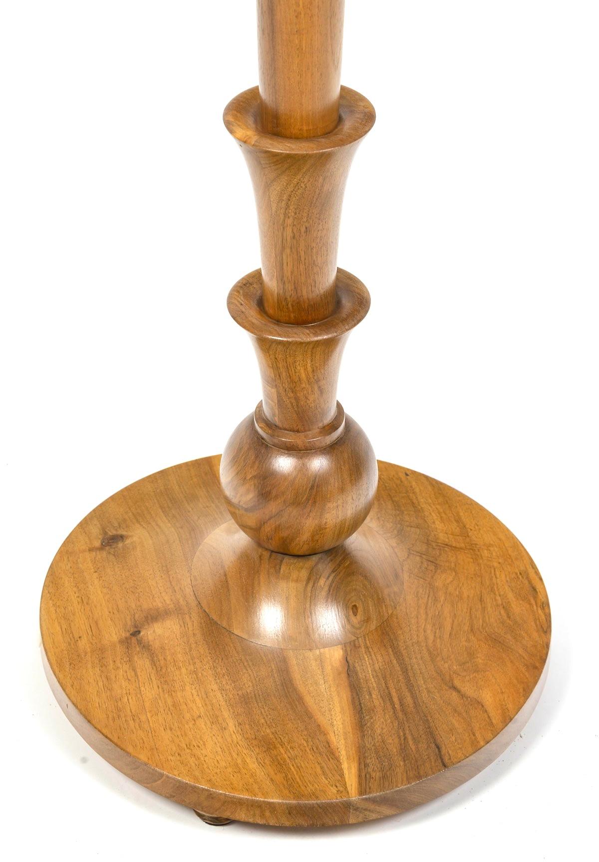 French 1940 Elegant floor lamp by Charles Dudouyt For Sale