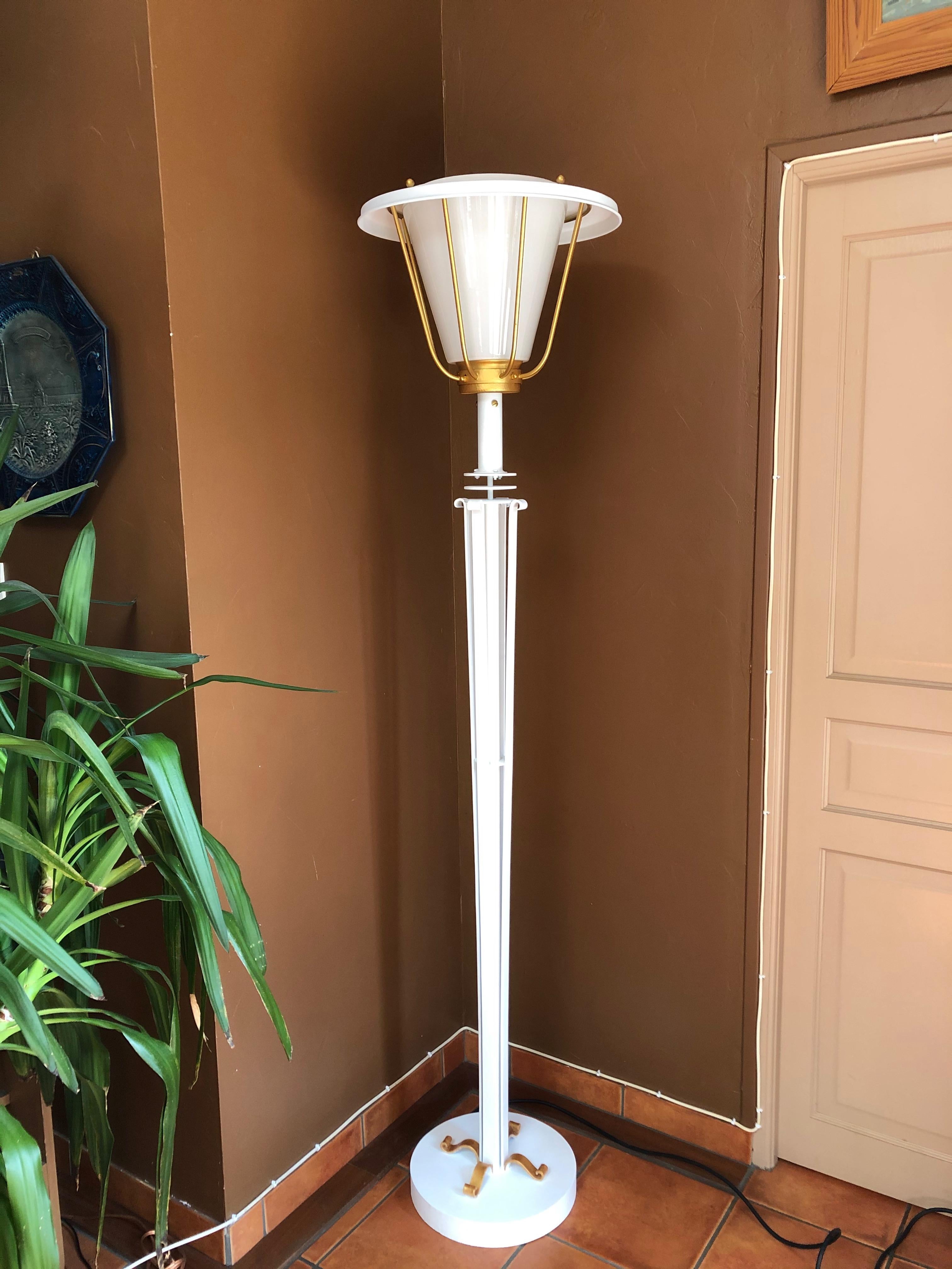 Lampada da terra 1940 per interni e per esterni in vendita 1