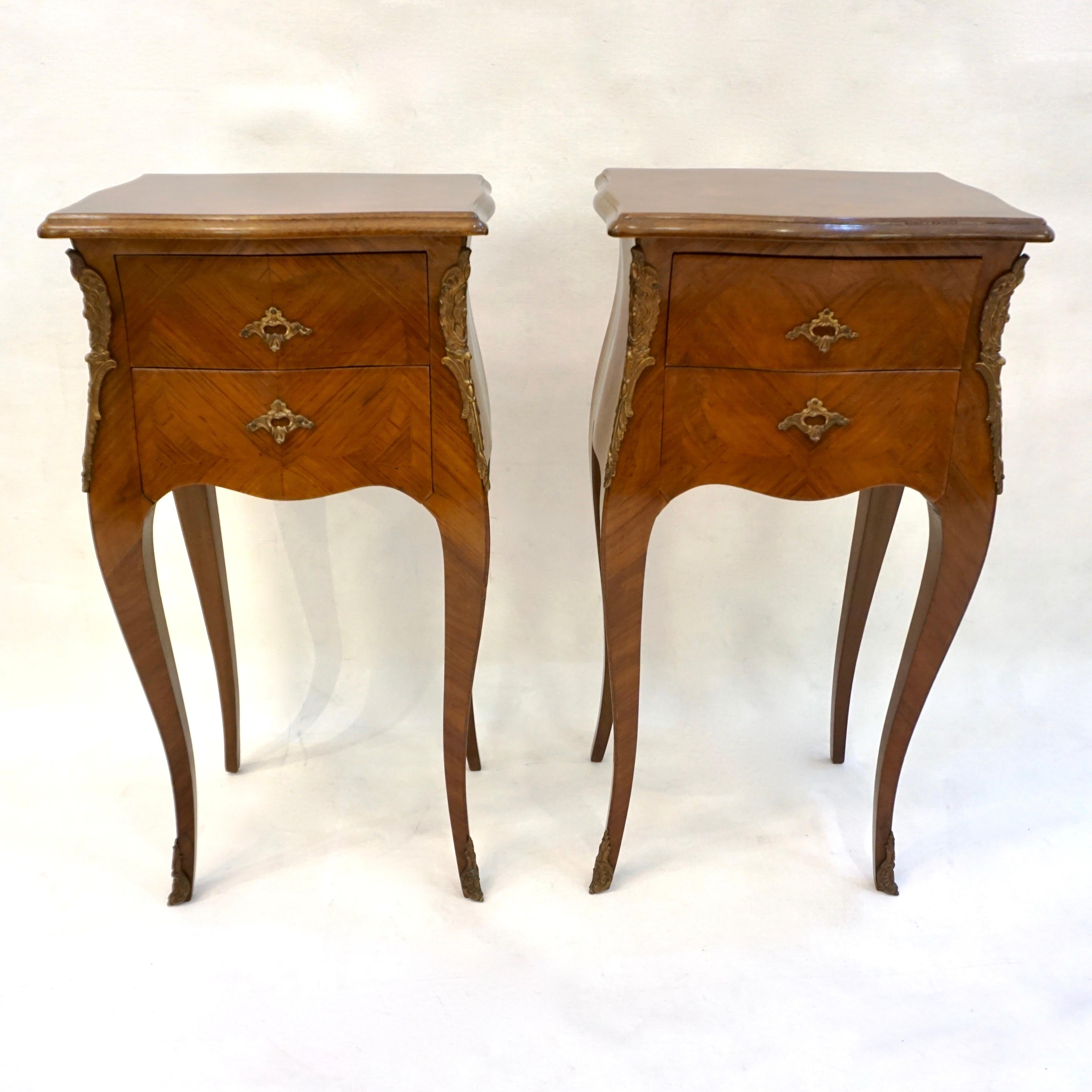 1940 French Louis XV Revival Pair of Inlaid Rosewood Walnut 2-Drawer Side Tables 8