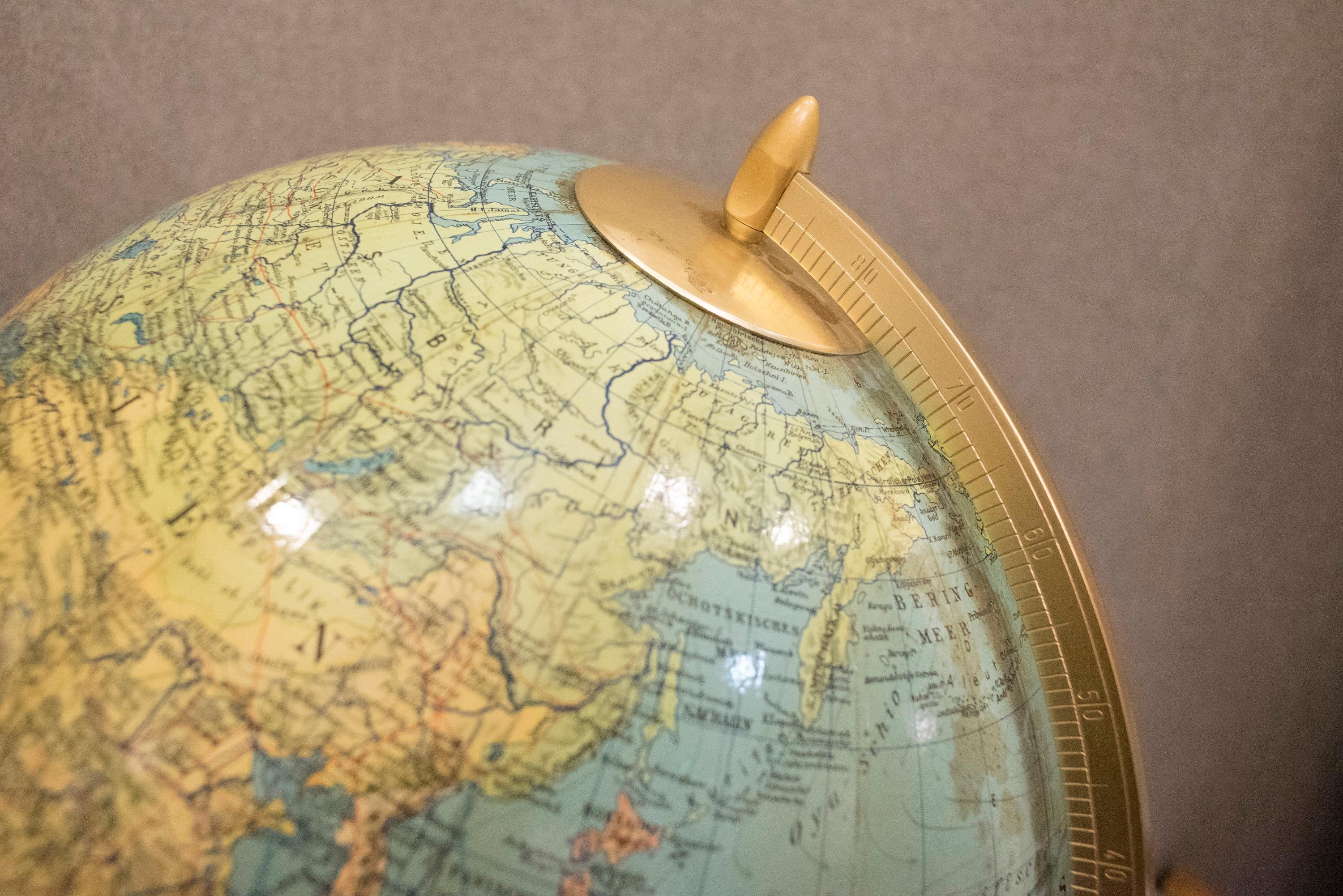 Brass 1940 Germany Columbus Verlag Earth Globe and Bar, Bauhaus, Berlin