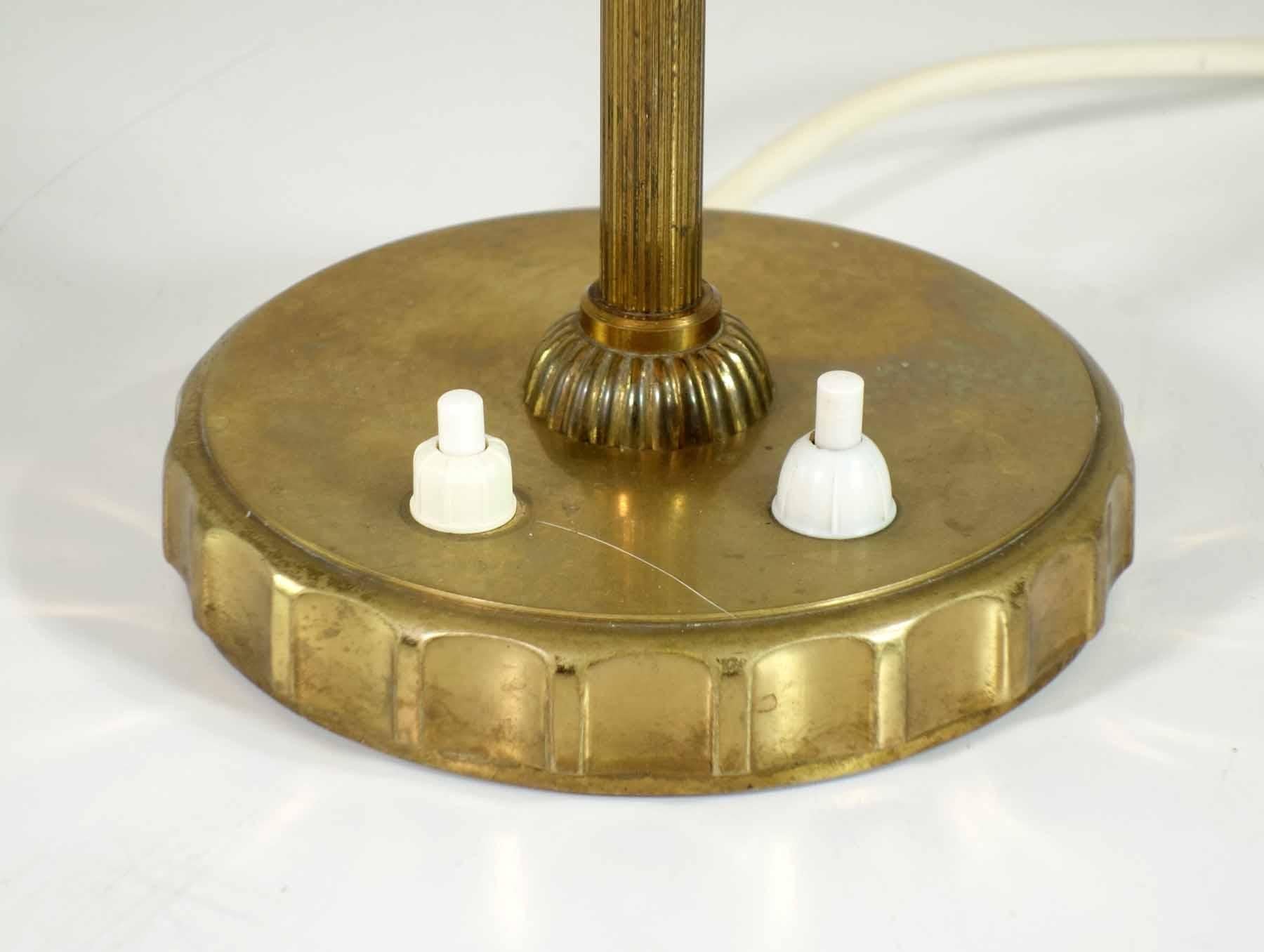 1940 Italienisches Design Serpentina Tischlampe aus Messing _ 2er Set im Zustand „Gut“ im Angebot in Brescia, IT