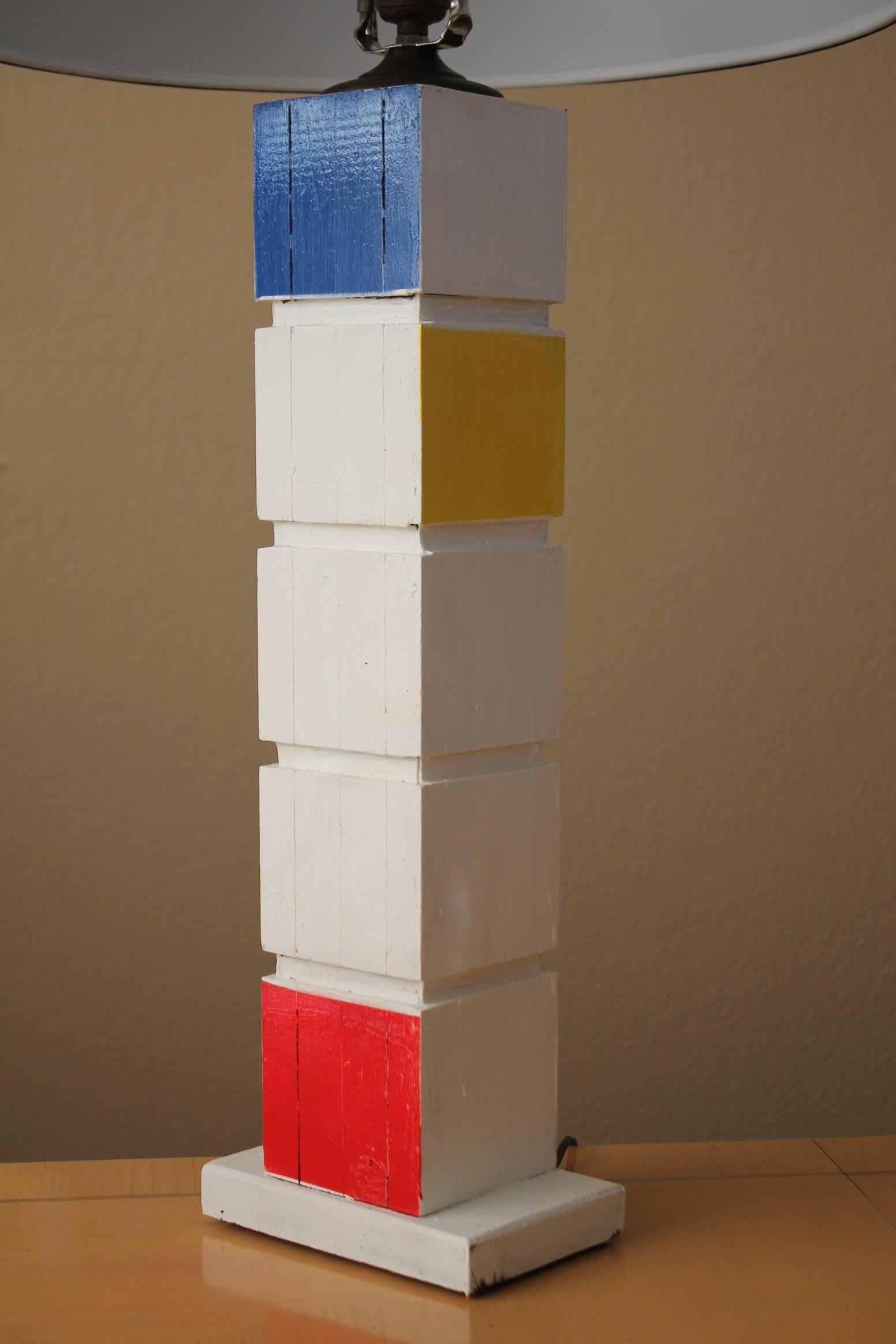 1940 Mid Century Modern Wood Polychromed Lamp Art! De Stijl! Nach Piet Mondrian im Zustand „Gut“ im Angebot in Peoria, AZ