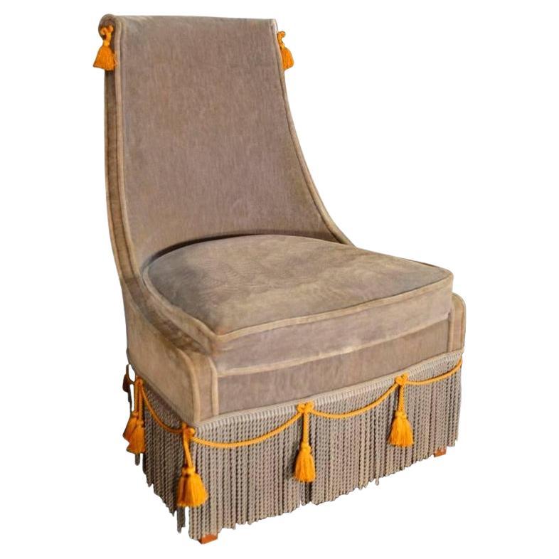 Poltroncina in velluto grigio neo classico del 1940 con passamaneria in vendita