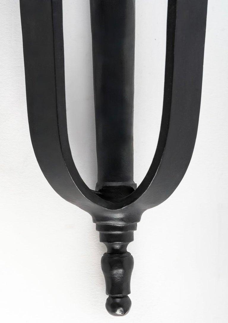 1940 Paar schmiedeeiserne Wandleuchten Maison Cheret (Mitte des 20. Jahrhunderts) im Angebot