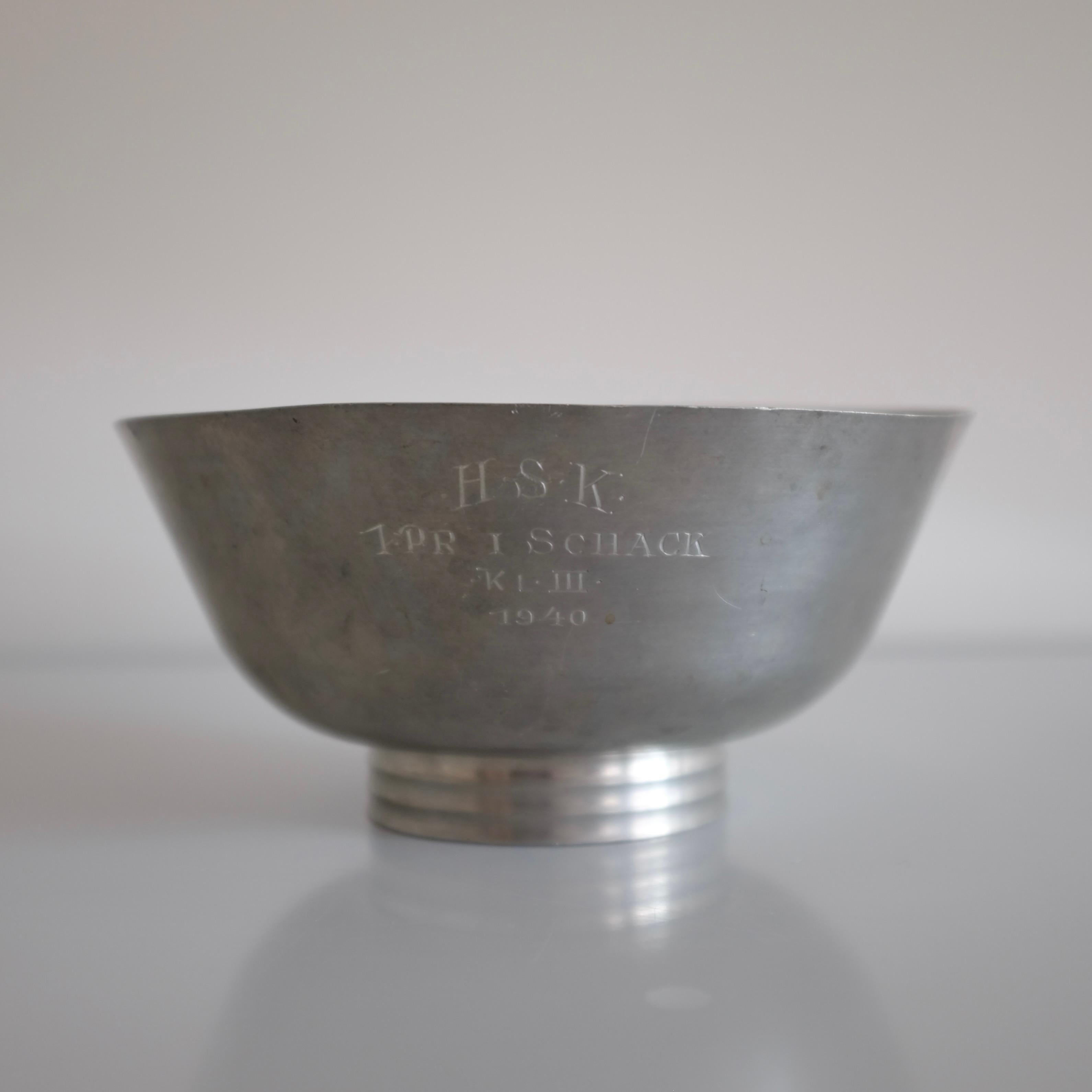 1940 Pewter and Brass bowl by Mabos In Good Condition For Sale In New York, NY